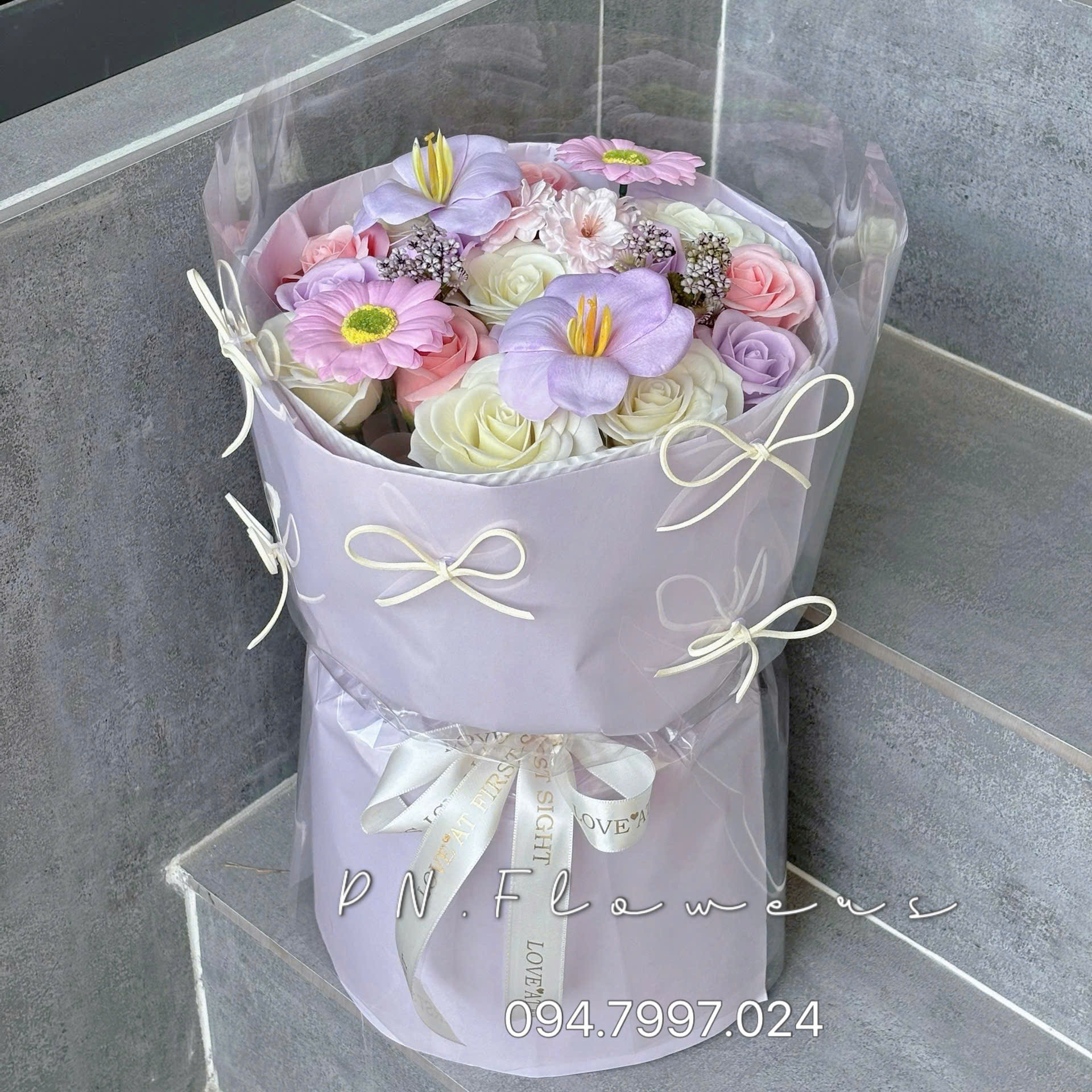 Bó Hoa Sáp Thơm Mix 23 Bông Tone Tím Kiểu Tròn