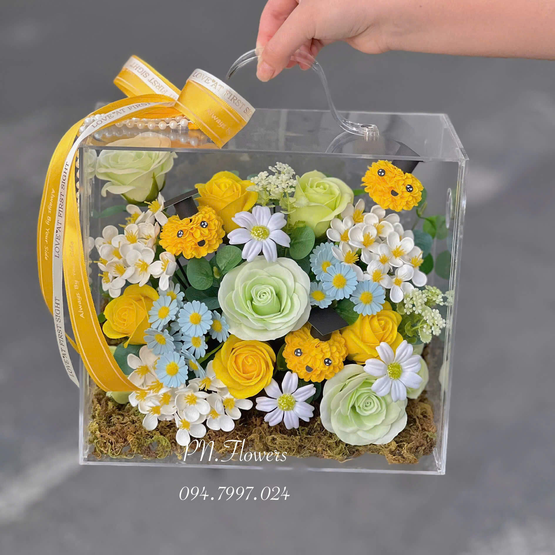 Vali Hoa Sáp Tốt Nghiệp Size Nhỏ