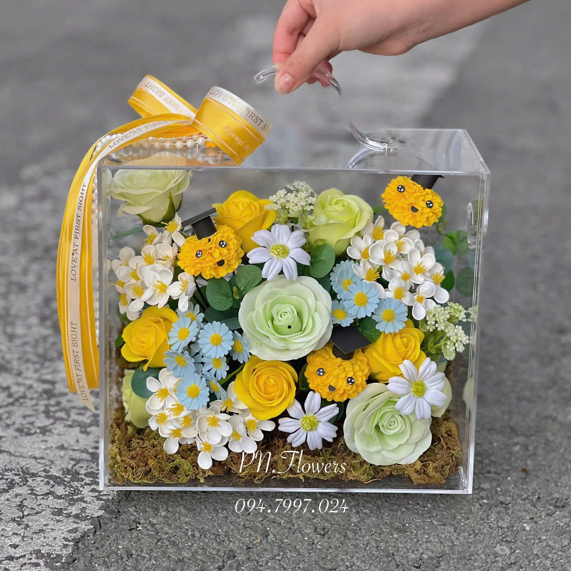 Vali Hoa Sáp Tốt Nghiệp Size Nhỏ