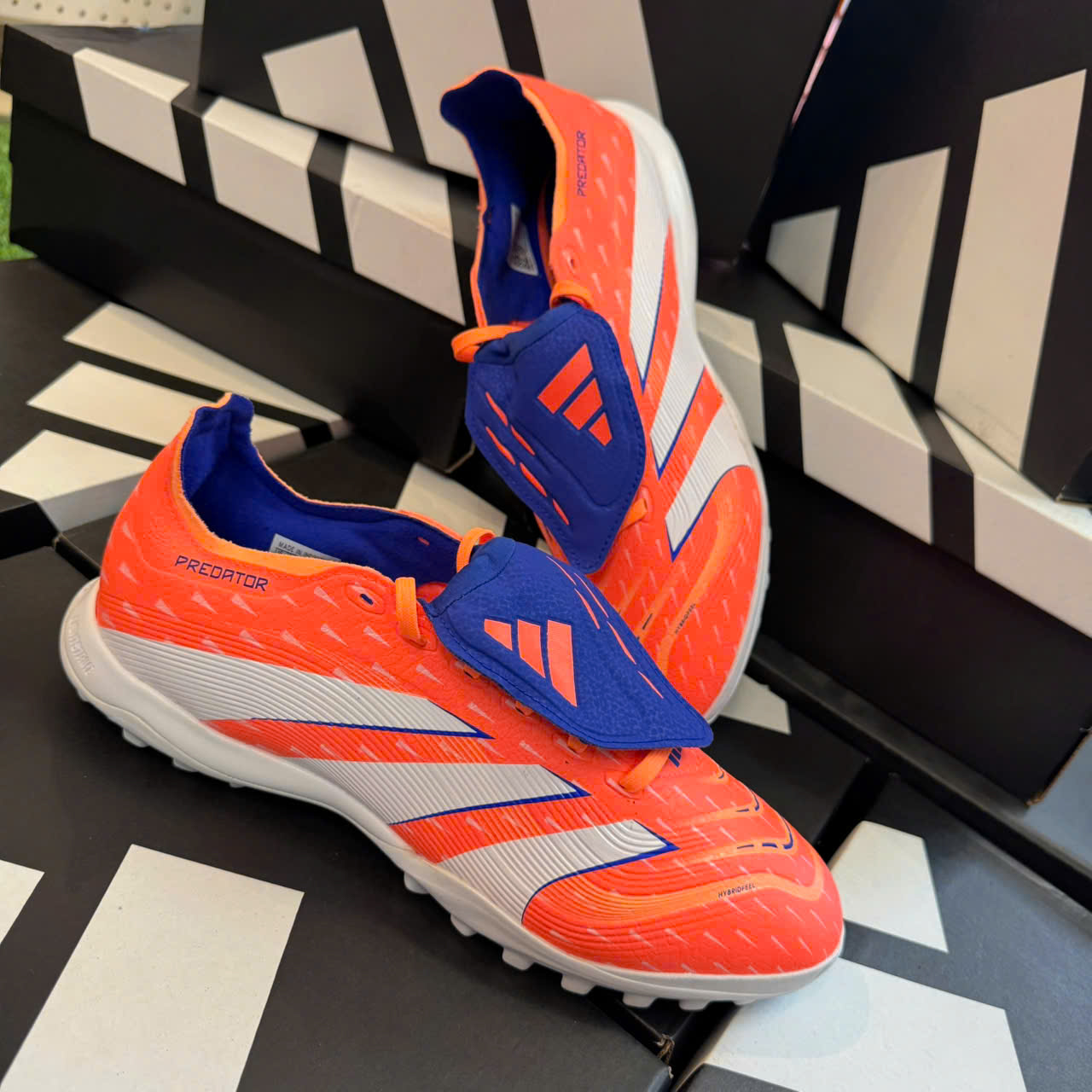 Giày bóng đá Adidas Predator 25 League FT TF JQ1074 -Màu  Cam, Lưỡi gà Lật