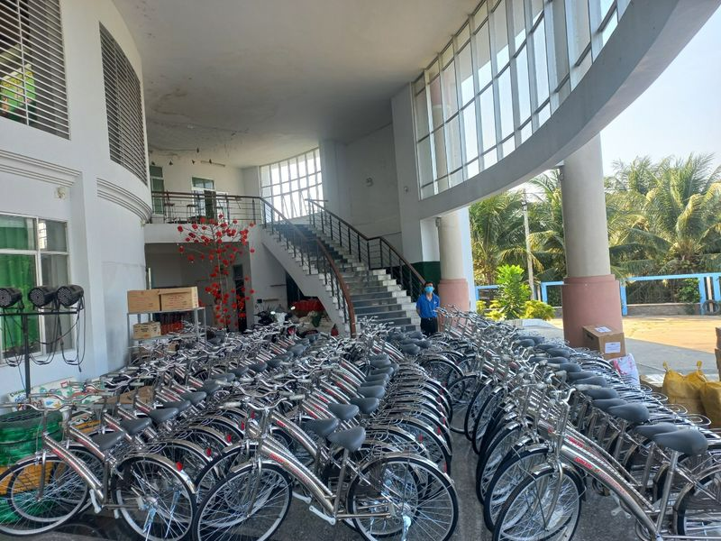 Đoàn thiện nguyện Agribank và Báo Tuổi Trẻ