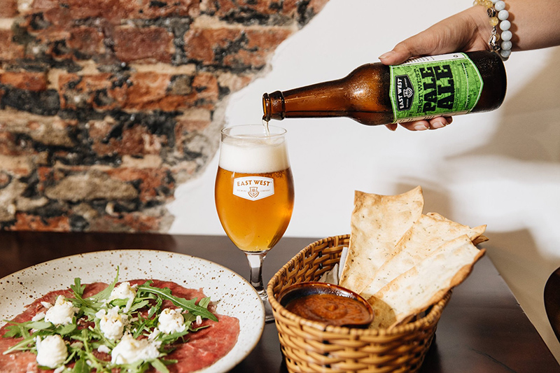 Bia pale ale - Tận hưởng thức uống tuyệt vời đúng cách trong ngày hè