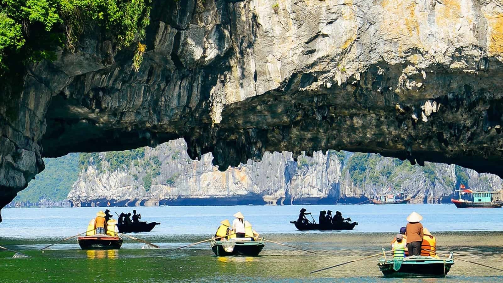 Voucher Du Thuyền Ambassador Hạ Long