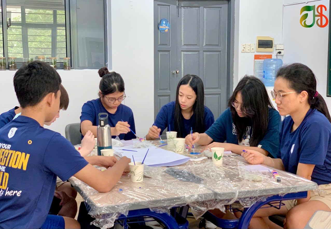 Workshop mùa hè – Vai trò của nghệ thuật trong trại hè & chương trình tạo hình đất sét tại Mỹ thuật Hồng Sâm