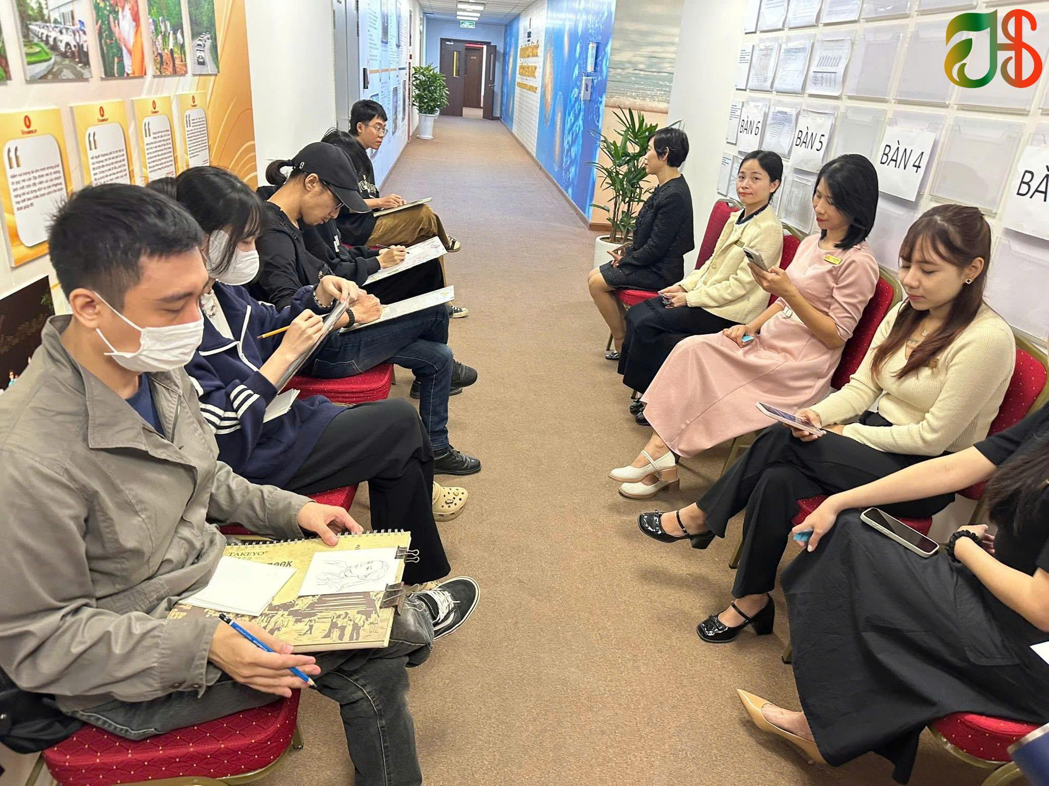 Workshop Ký Họa Chân Dung Do Mỹ Thuật Hồng Sâm Tổ Chức Tại Vinmec – Trải Nghiệm Nghệ Thuật Sáng Tạo Cho Gần 200 Nhân Sự