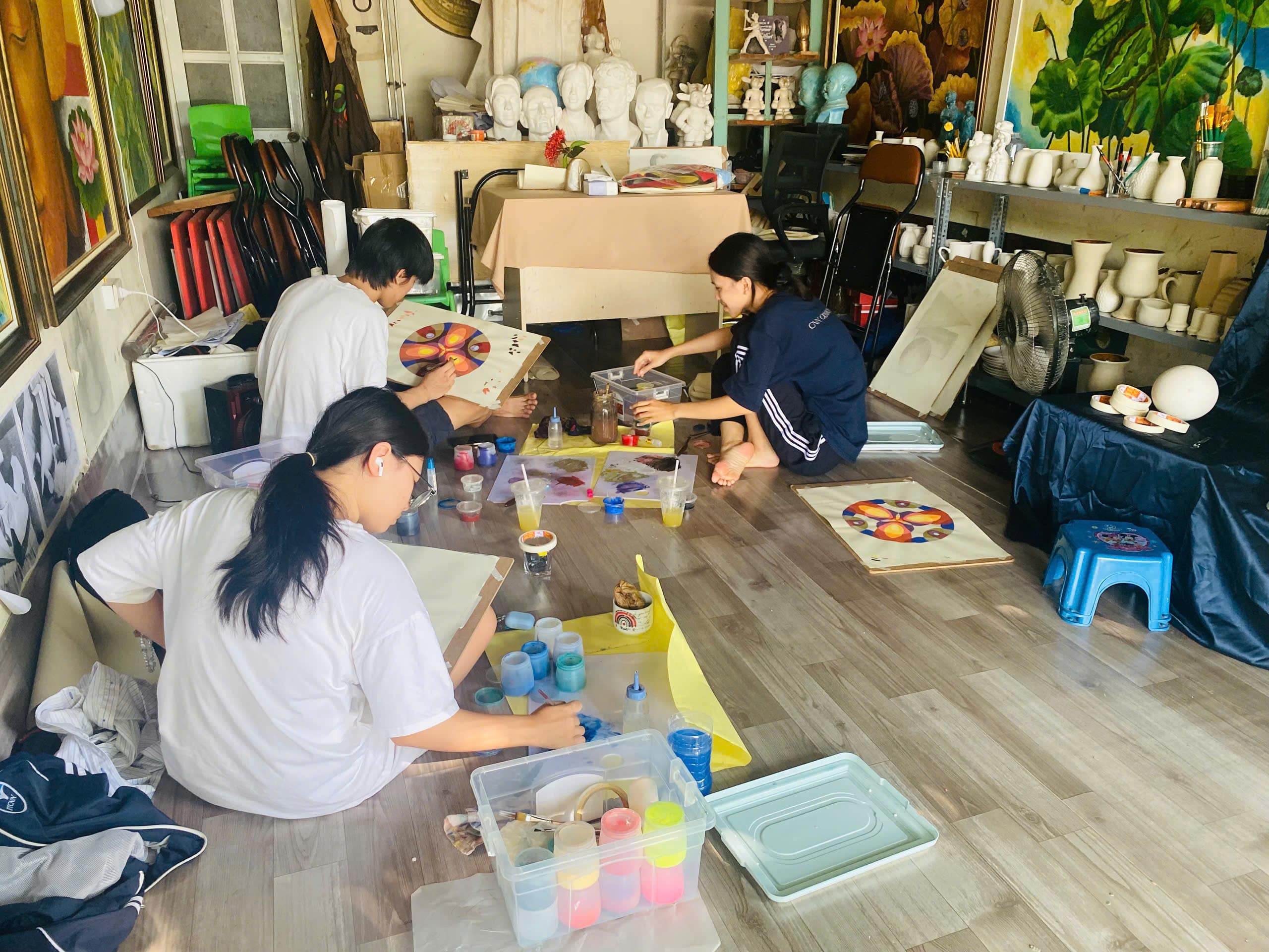 TOP 6 CÁC KHÓA HỌC VẼ LUYỆN THI ĐẠI HỌC UY TÍN TẠI MỸ THUẬT HỒNG SÂM