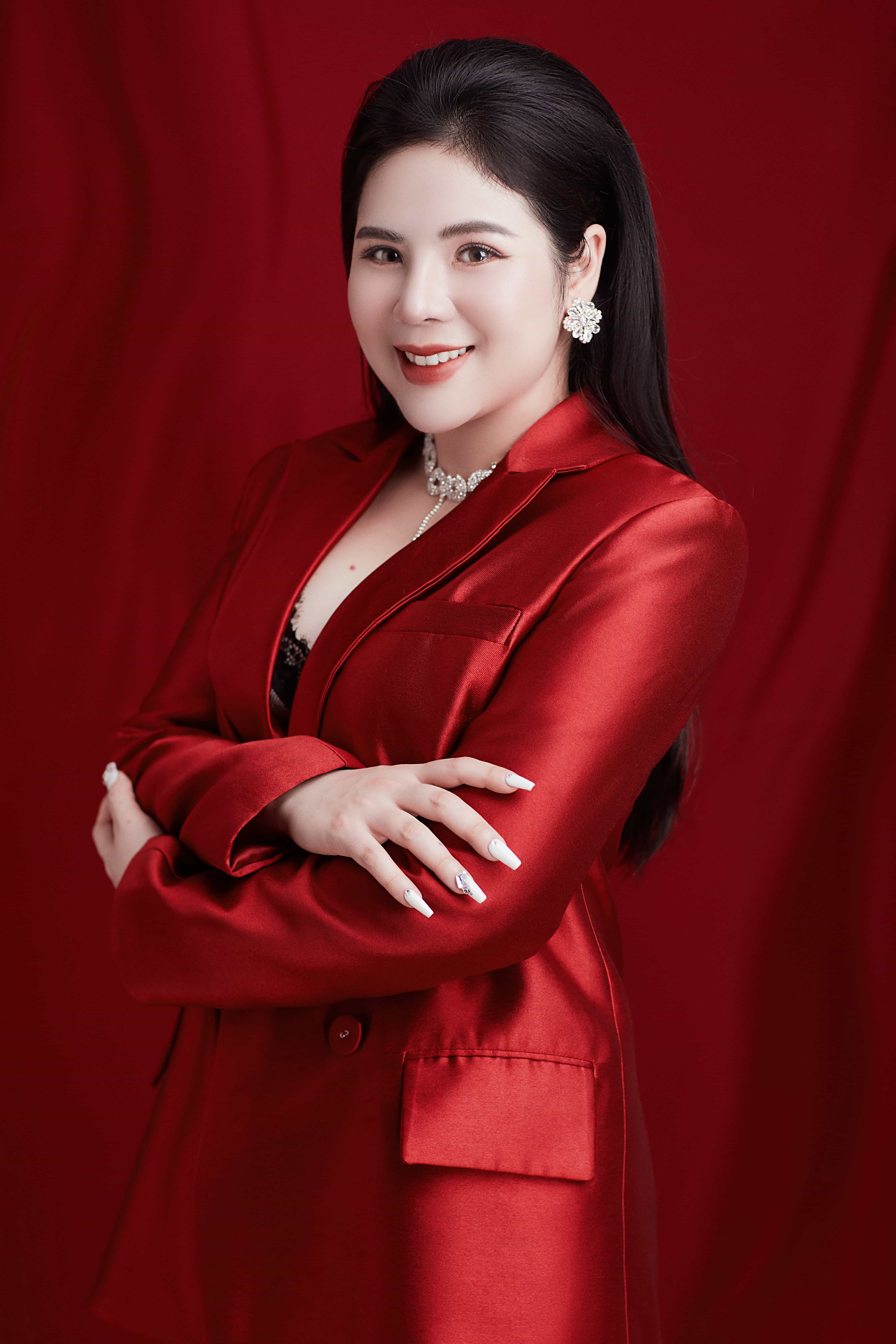 ẢNH DOANH NHÂN MARIA PHẠM