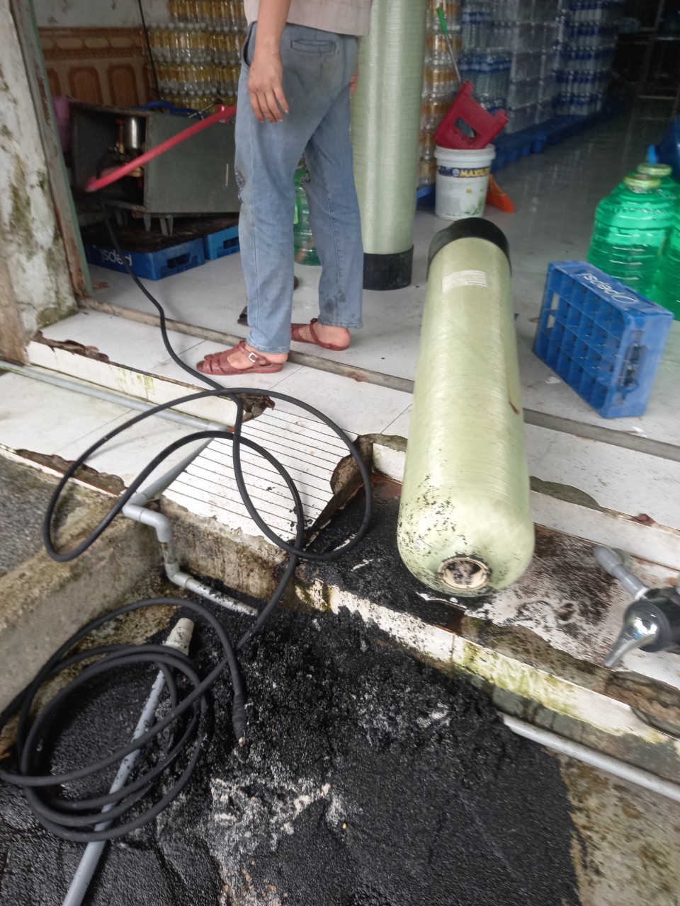 Thay vật liệu lọc nước hệ thống sản xuất