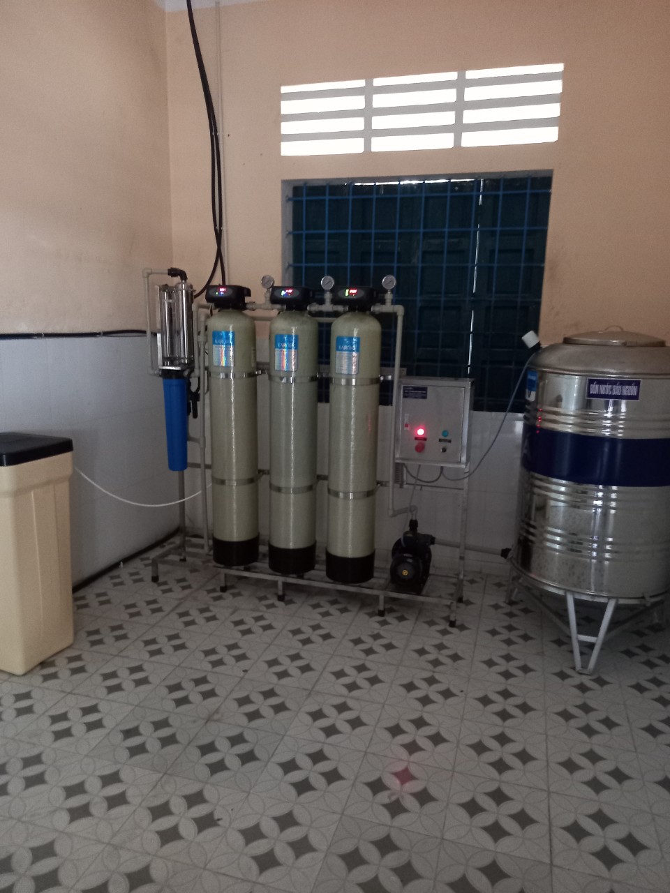 Lọc phèn hệ UF 1000l lắp đặt tại bệnh viện Tâm Thần Huế
