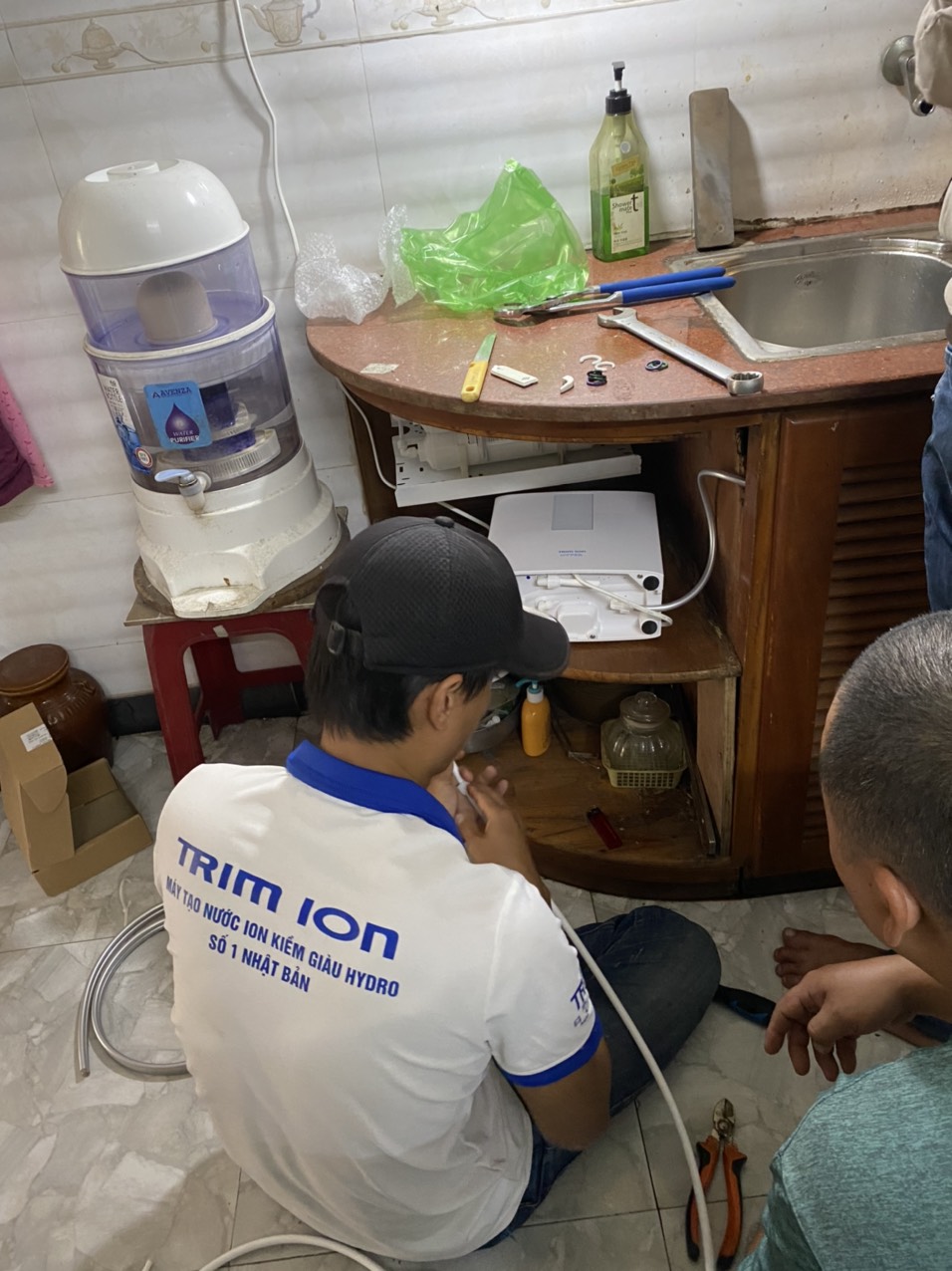 Lắp máy lọc nước ion kiềm Trim ion HYPER