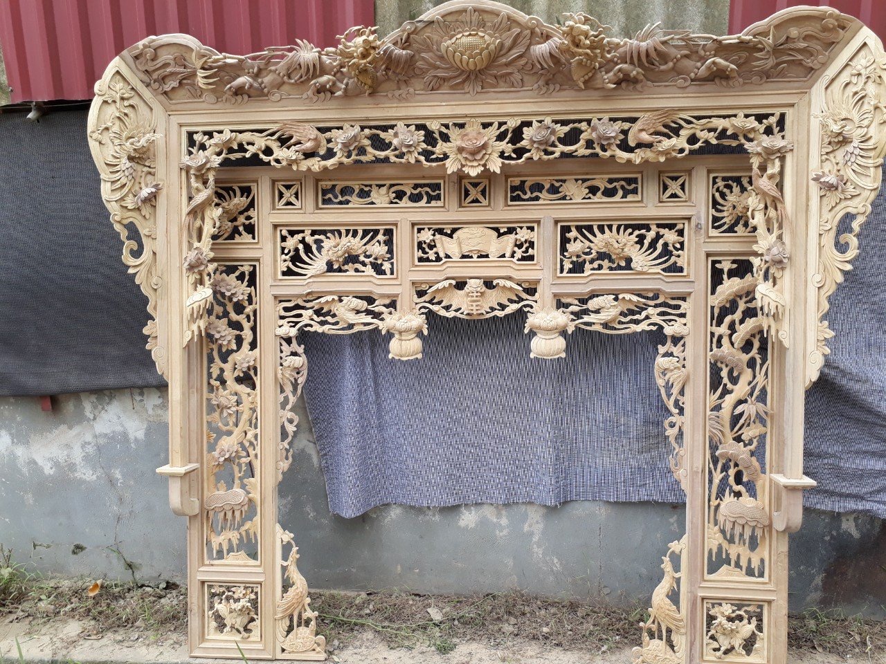 Thiều châu thờ bằng gỗ