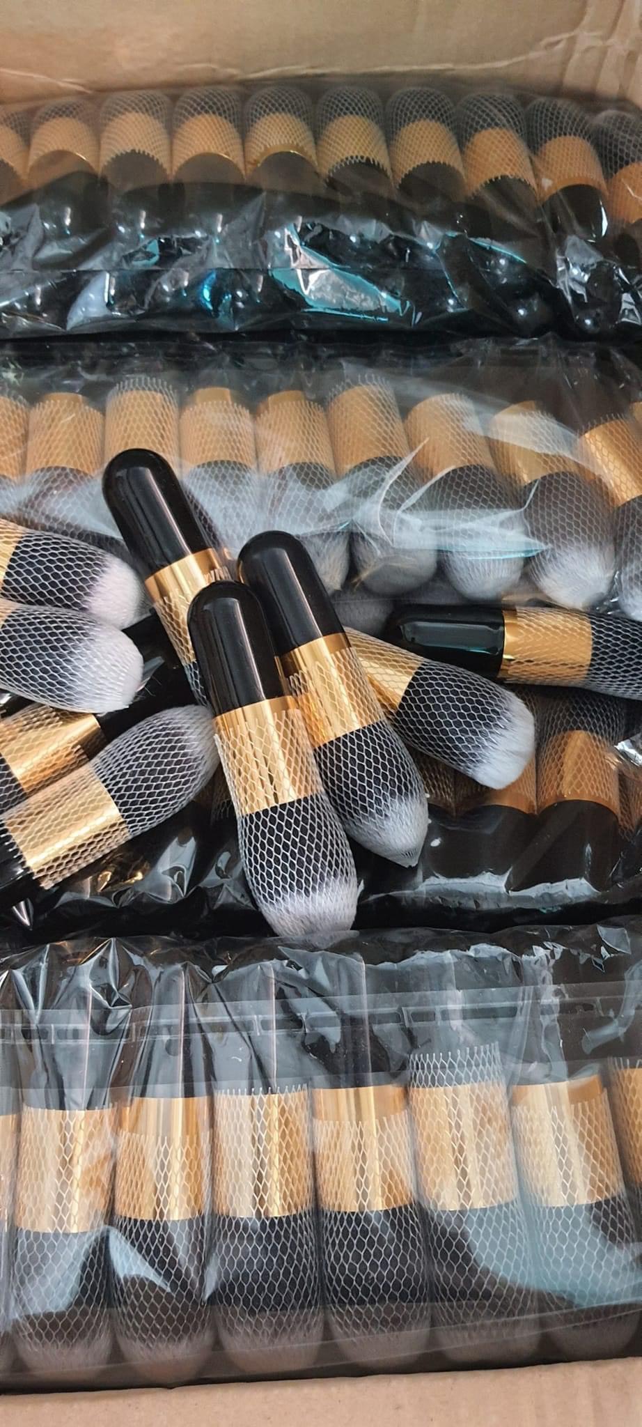 CHỔI DẶM VÀNG CÁN ĐEN LÙN SIÊU MỊN, KHÔNG RỤNG LÔNG, DÙNG TRANG ĐIỂM, DẶM VÀNG SIÊU ĐỈNH