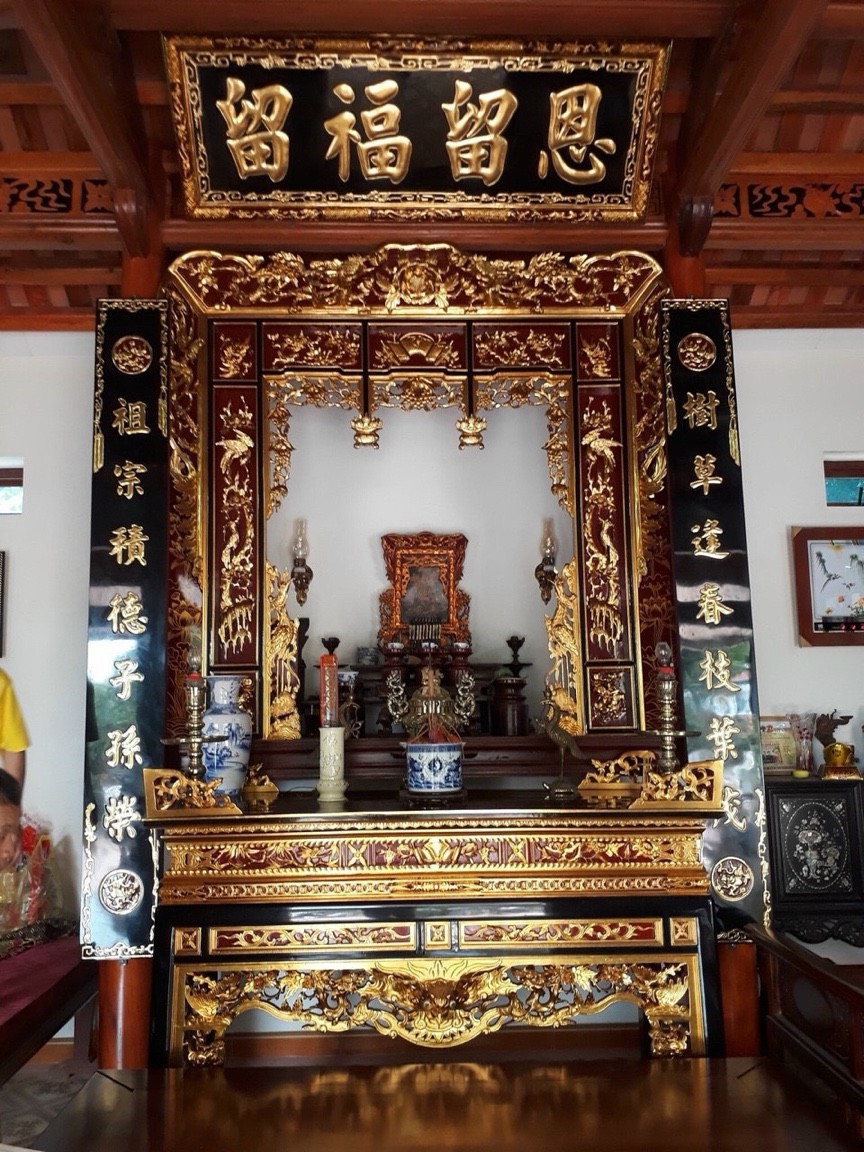 Mẫu phòng thờ truyền thống sơn son thếp vàng MPT003