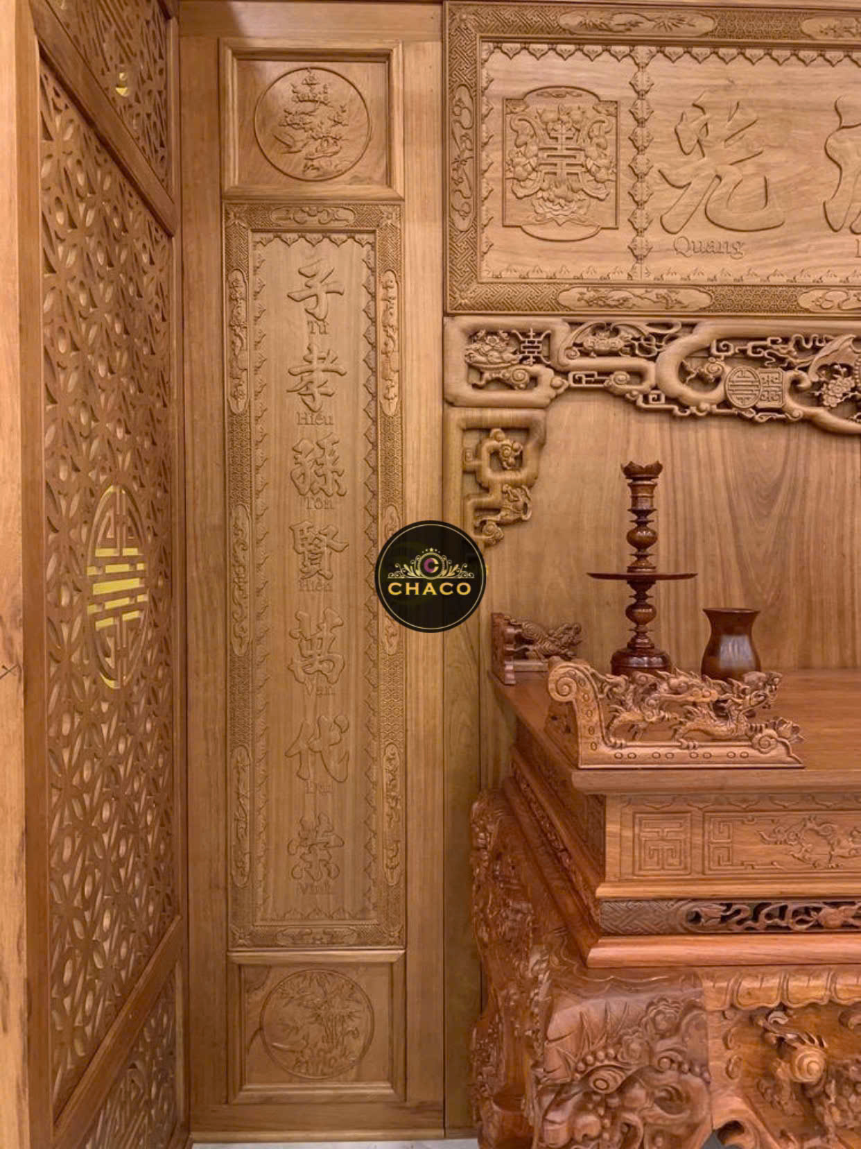 Bộ vách thờ gõ đỏ cổ kính sang trọng BVT01