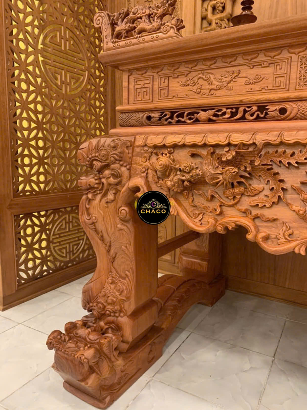 Bộ vách thờ gõ đỏ cổ kính sang trọng BVT01