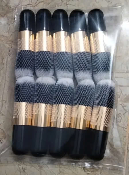 CHỔI DẶM VÀNG CÁN ĐEN LÙN SIÊU MỊN, KHÔNG RỤNG LÔNG, DÙNG TRANG ĐIỂM, DẶM VÀNG SIÊU ĐỈNH