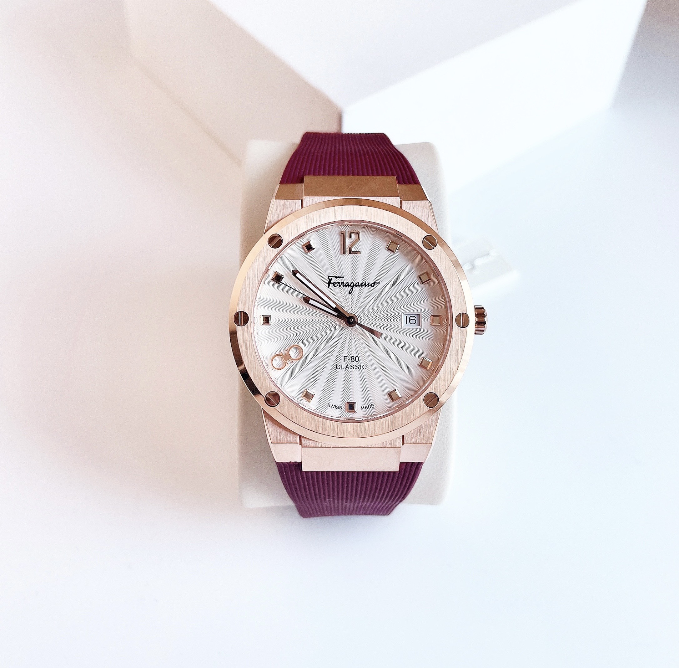 Salvatore Ferragamo F80 Classic unisex cao su hồng