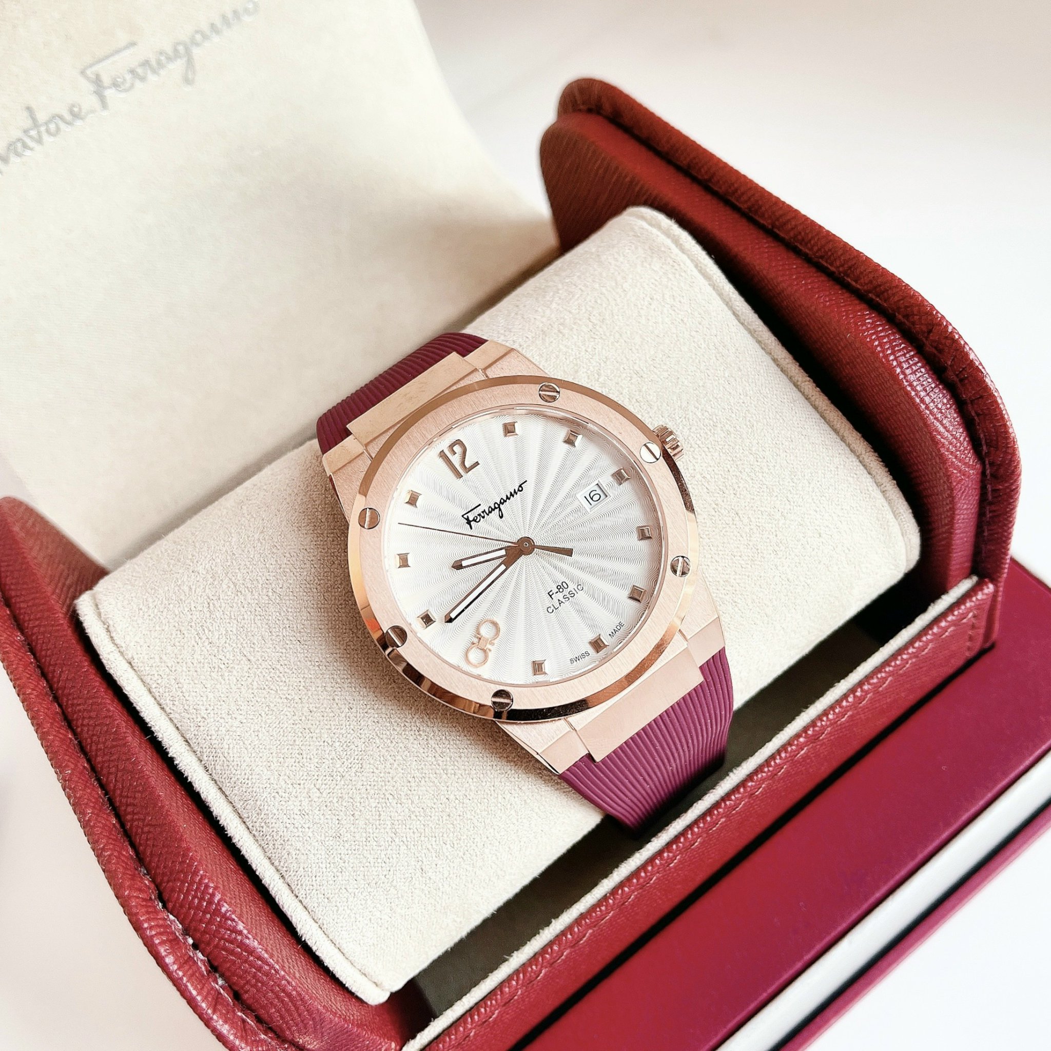 Salvatore Ferragamo F80 Classic unisex cao su hồng