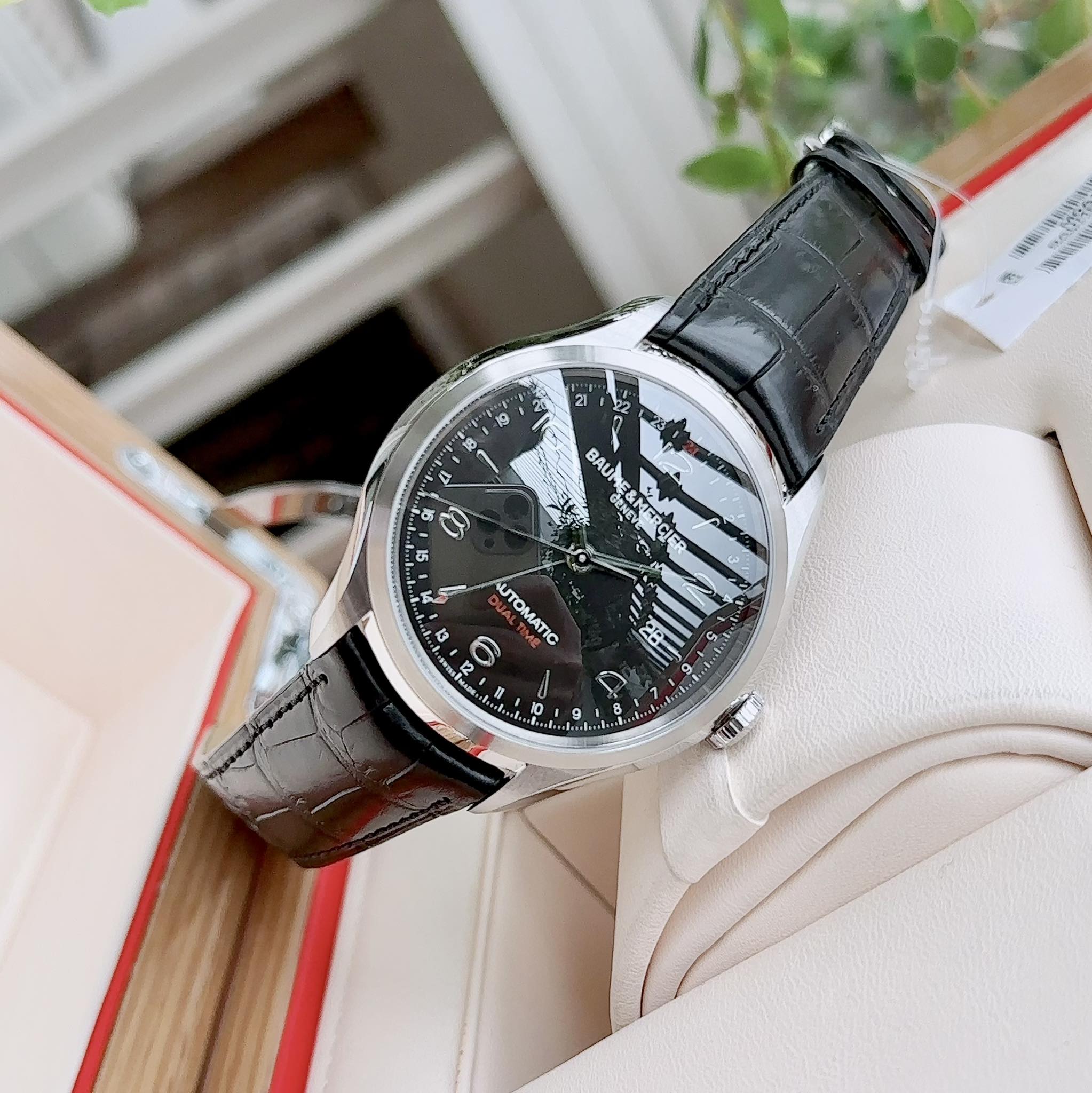 Baume and Mercier M0A10302 Size 43