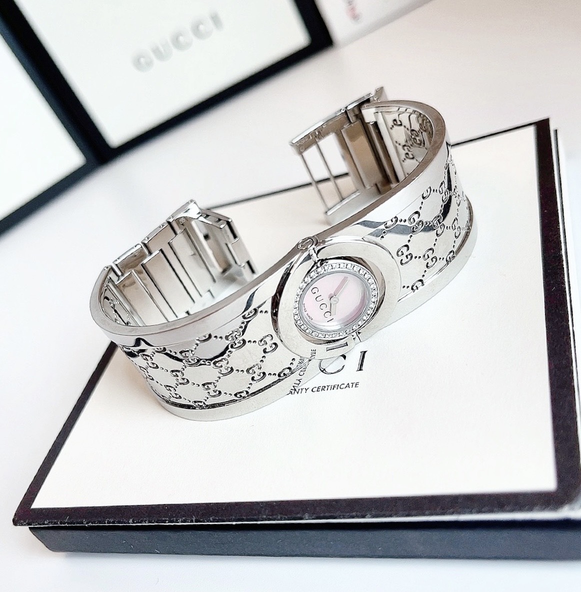 Gucci Twirl vỏ bạc mặt hồng