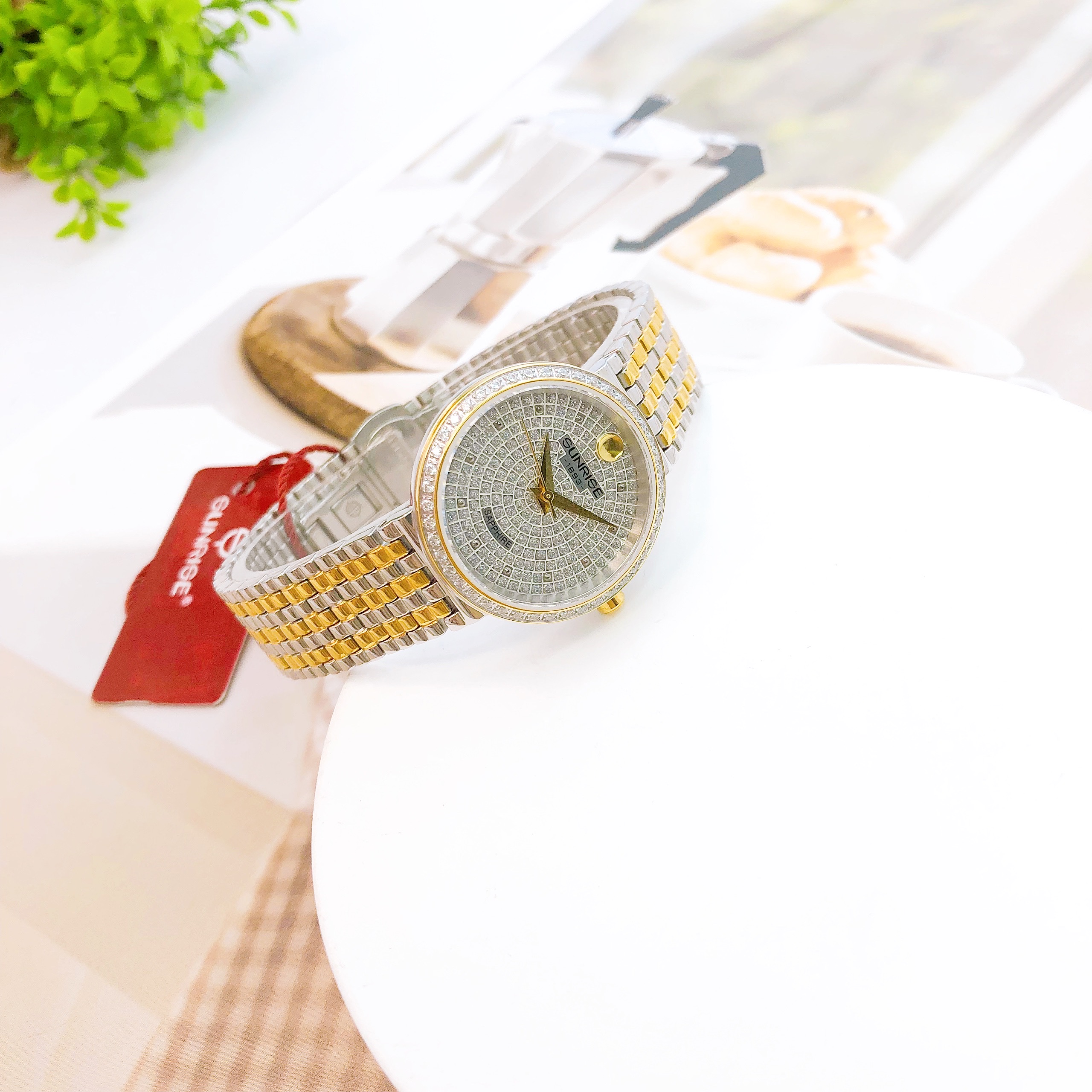Sunrise 9807AA _ mặt đá trắng, demi vàng