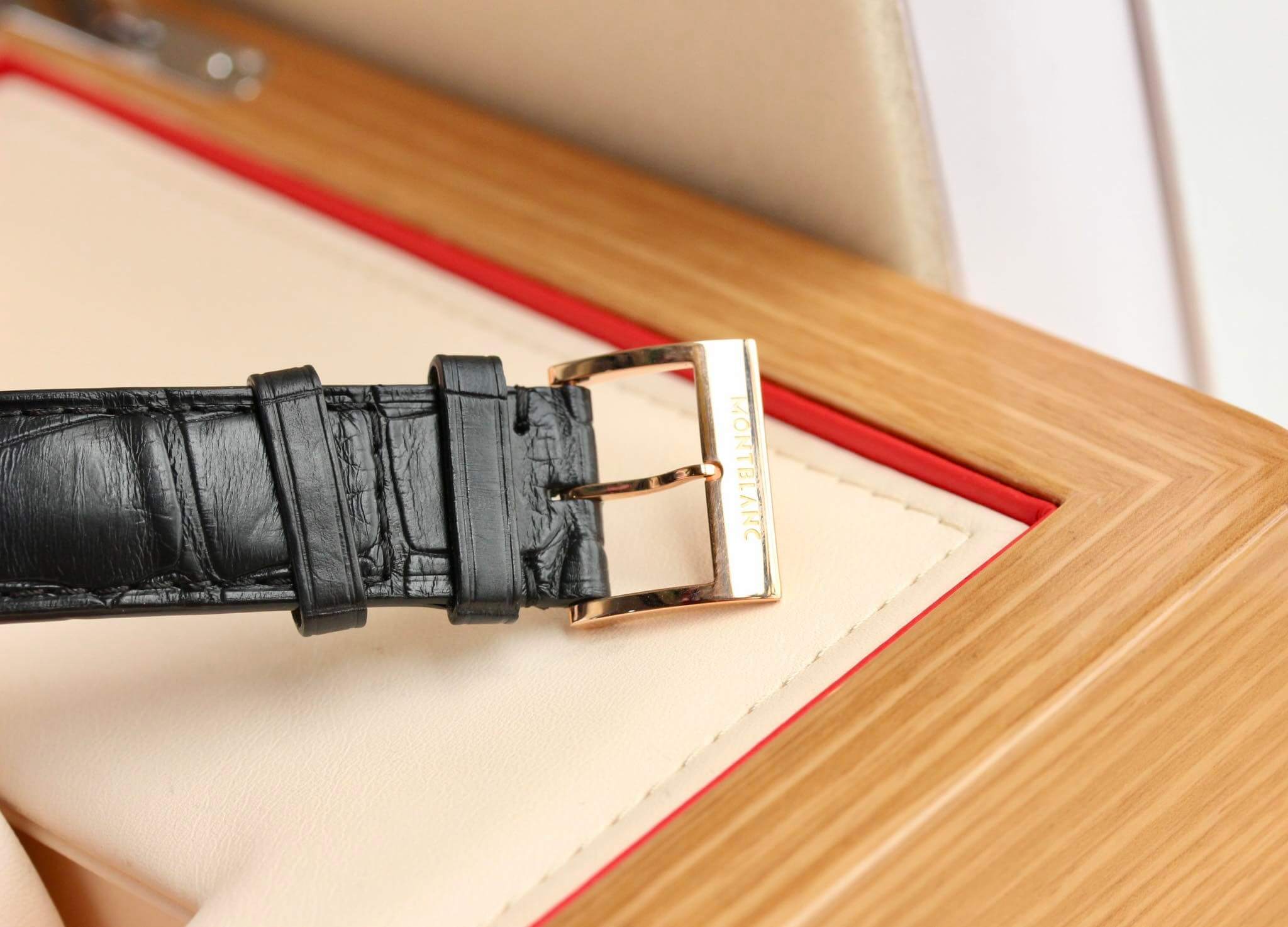 MontBlanc 111874 Size 40