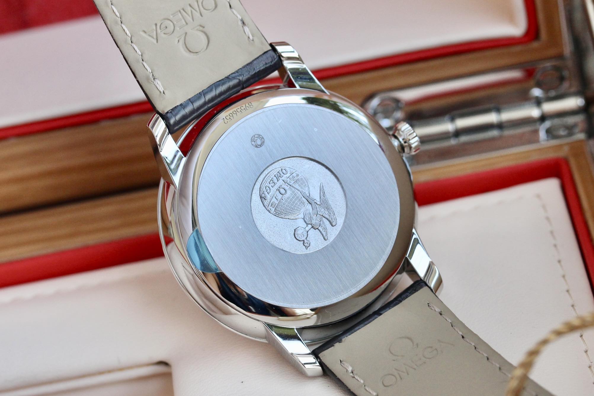 Omega 42413402106001 424.13.40.21.06.001 Size 39.5
