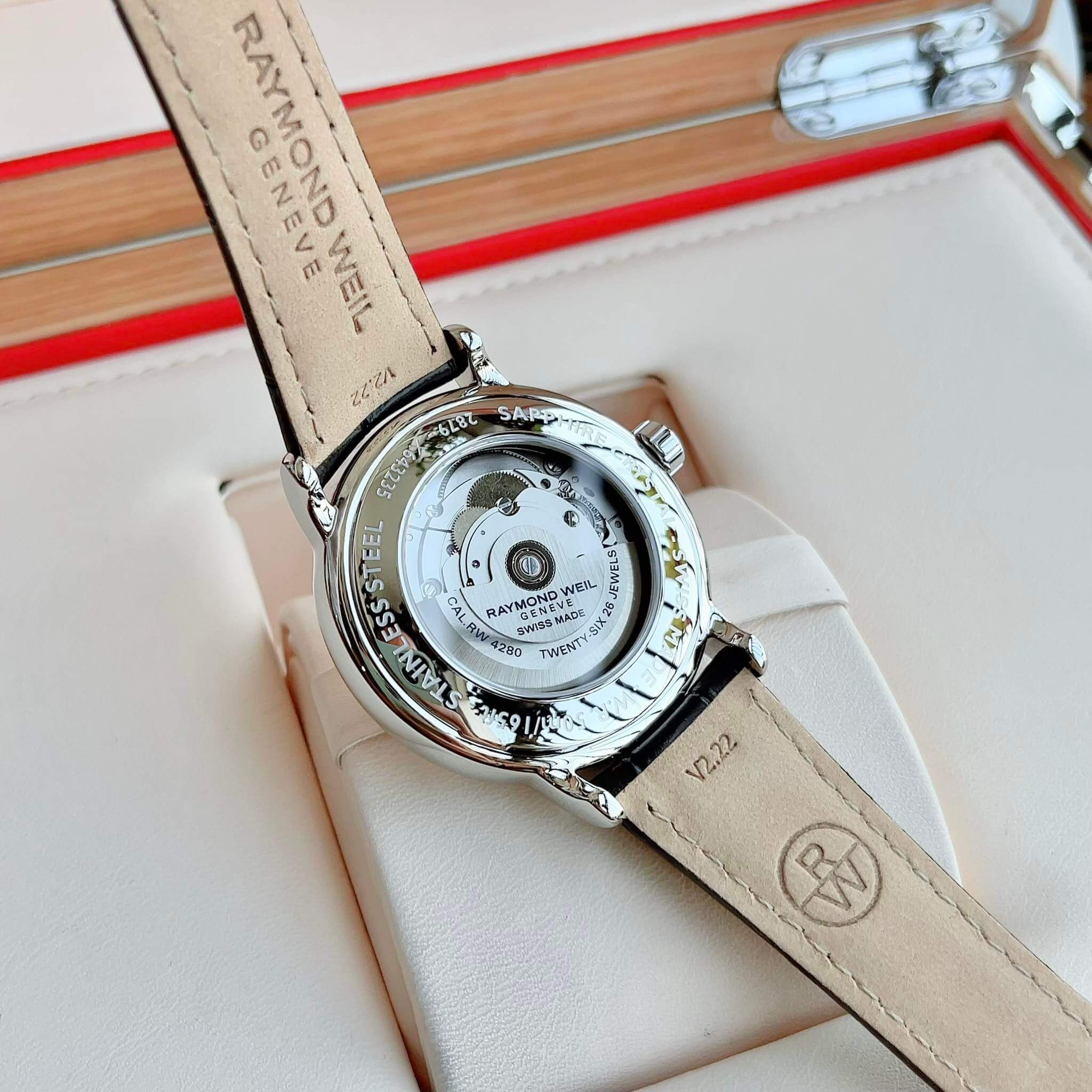 Raymond Weil 2879-STC-65001 Size 39.5