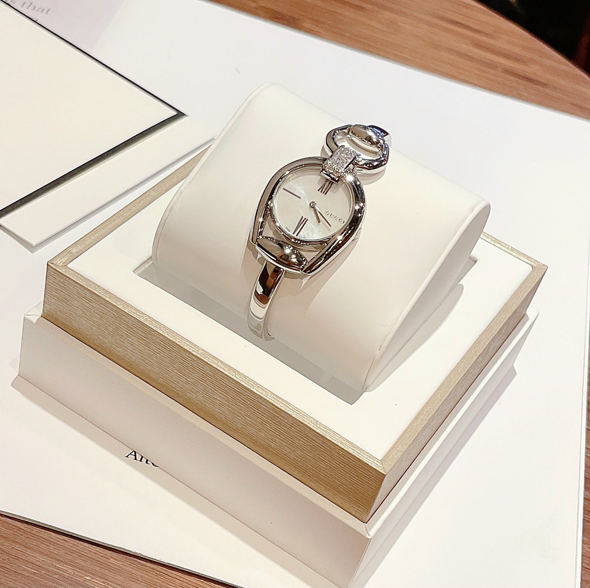 Gucci Horsebit Collection Mother of Pearl Dial Ladies Watch