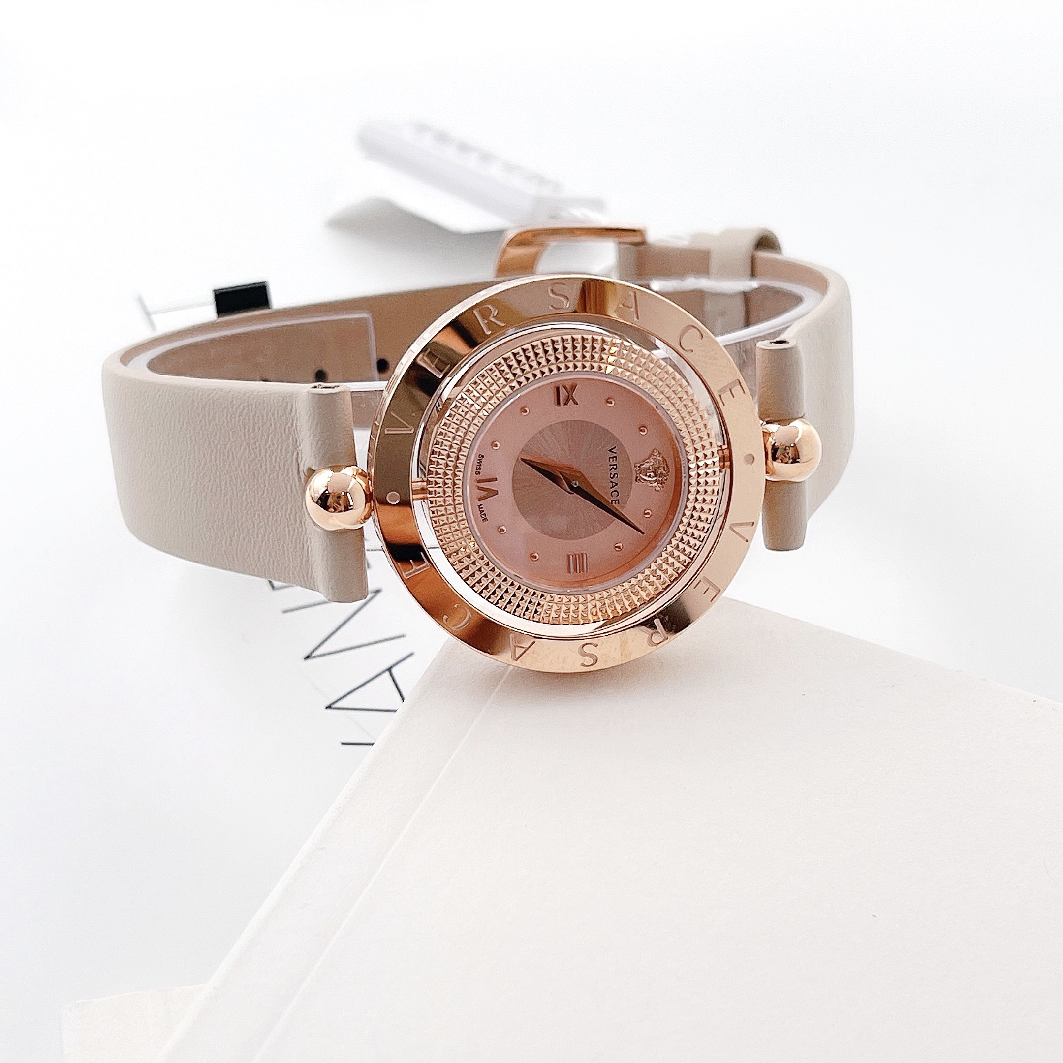 Versace Eon (màu nude, da hồng)