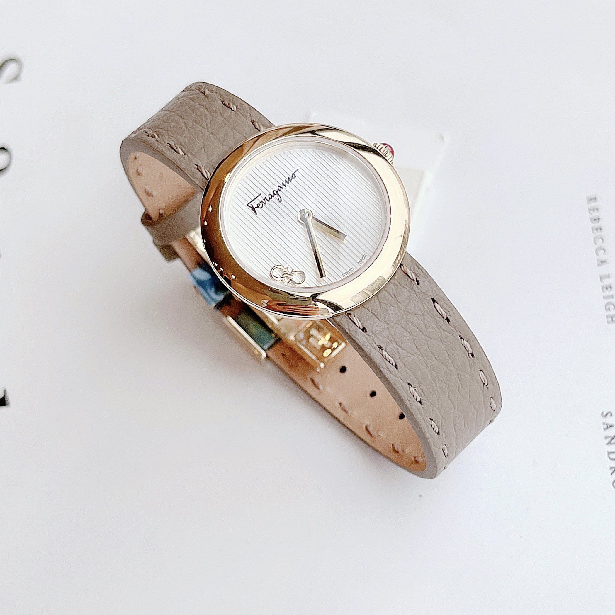 Salvatore Ferragamo Signature Forever (logo 8h)