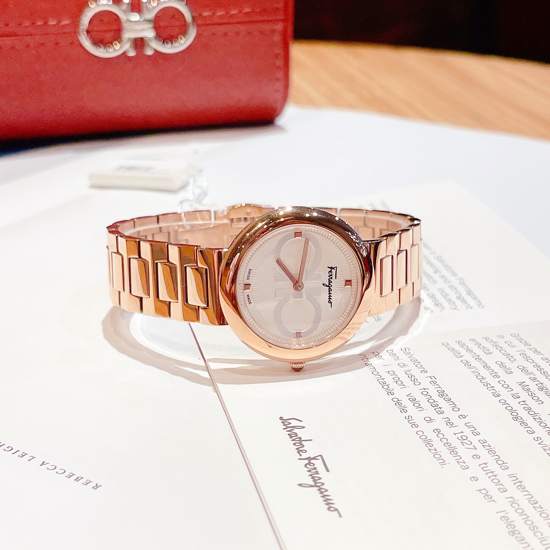 Salvatore Ferragamo Chic (rose)
