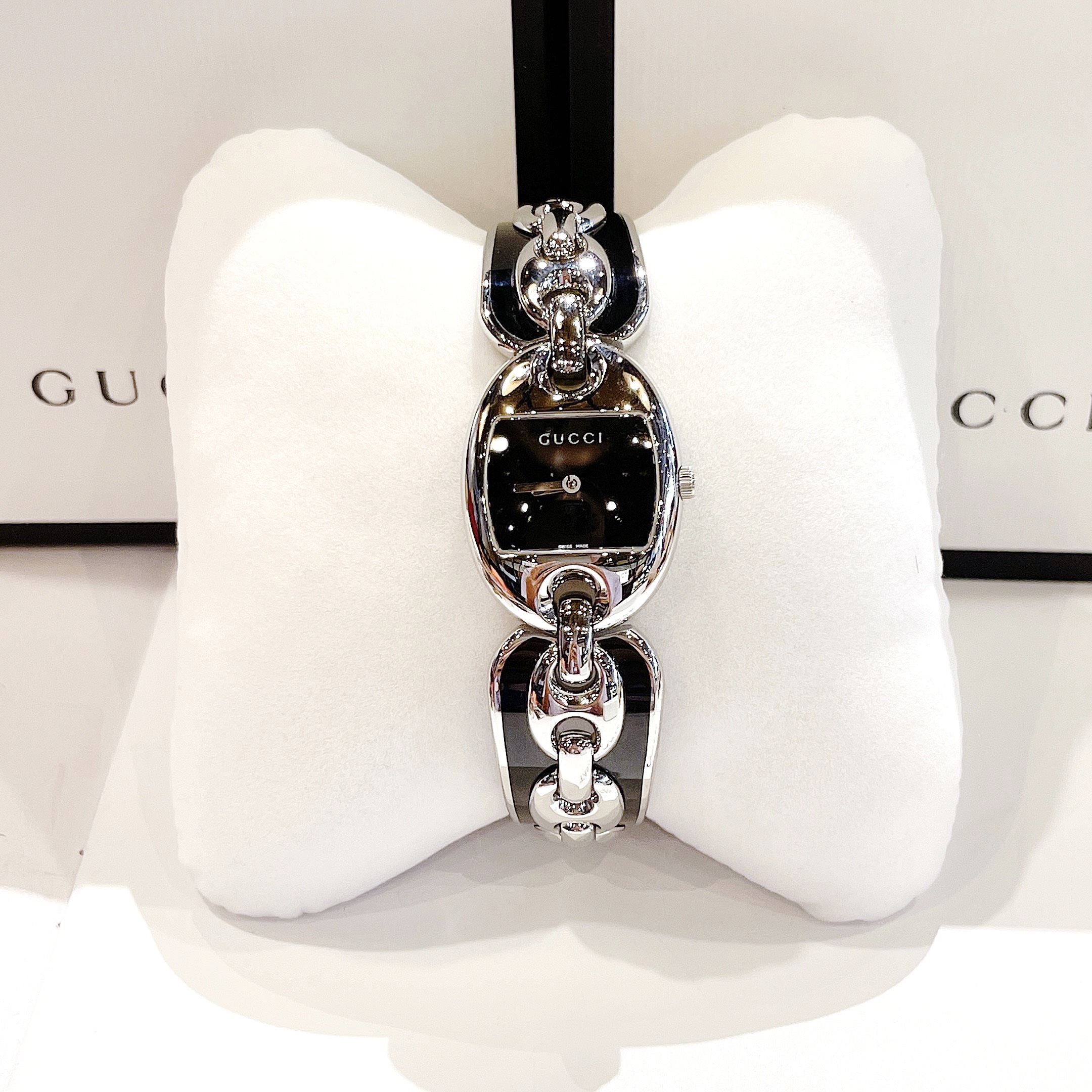 Gucci oval Vintage