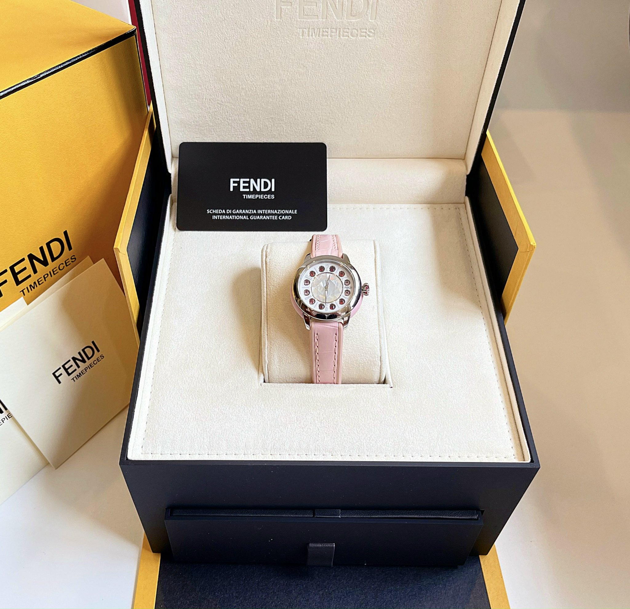 Fendi iShine (da hồng)