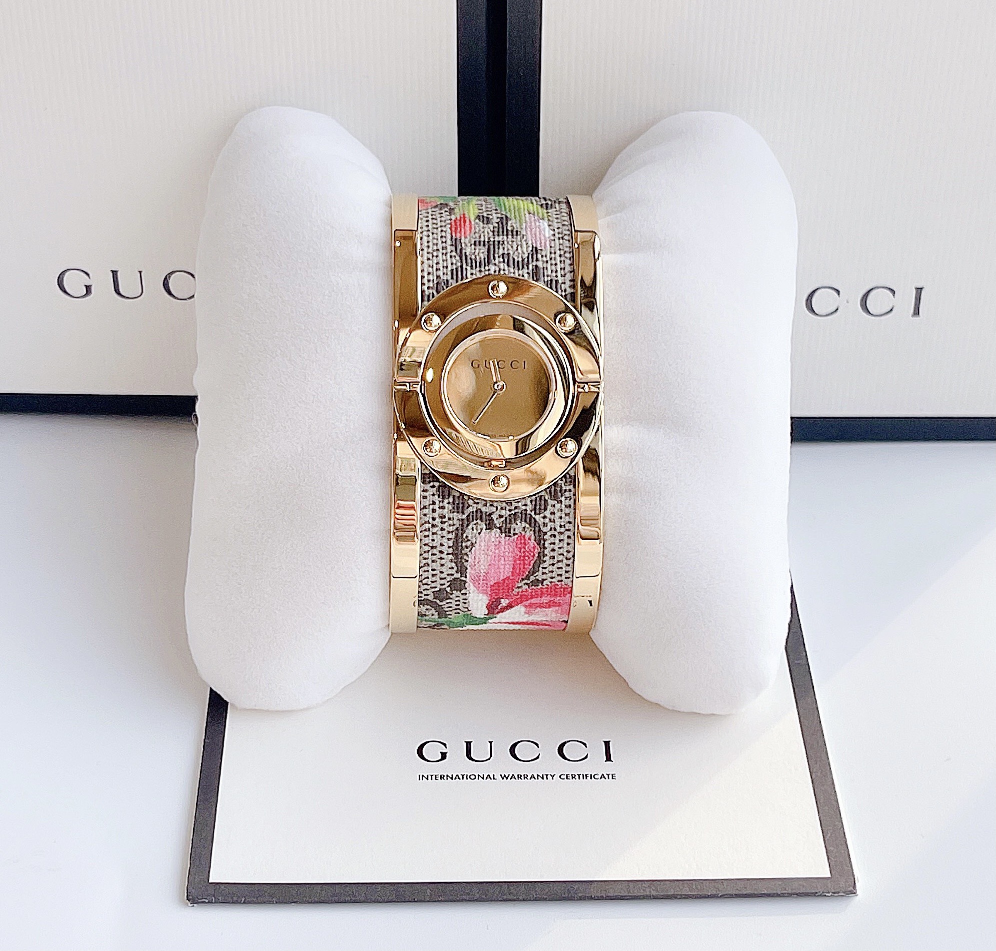 Gucci Twirl ( viền gold)