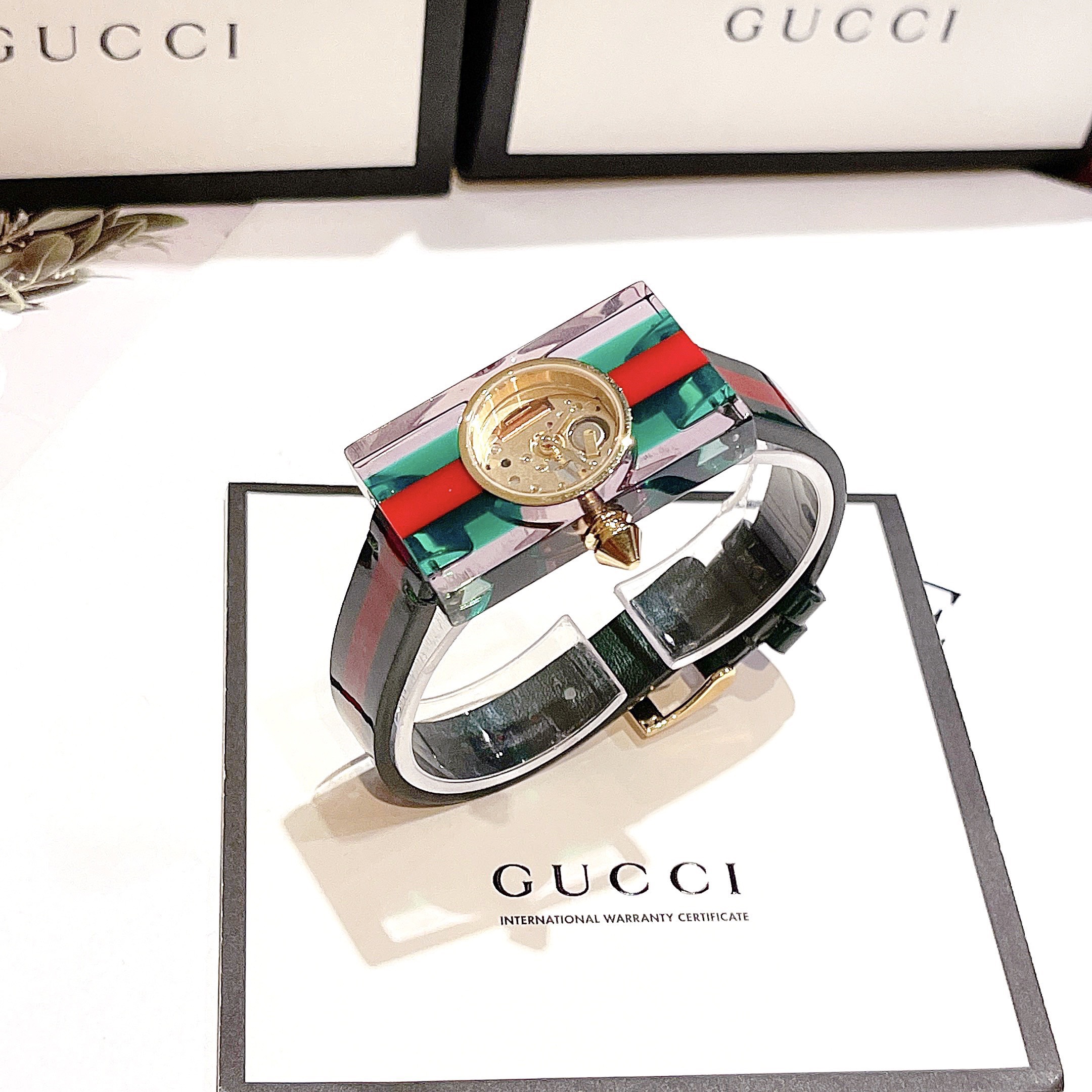 Gucci Plexiglas YA143505