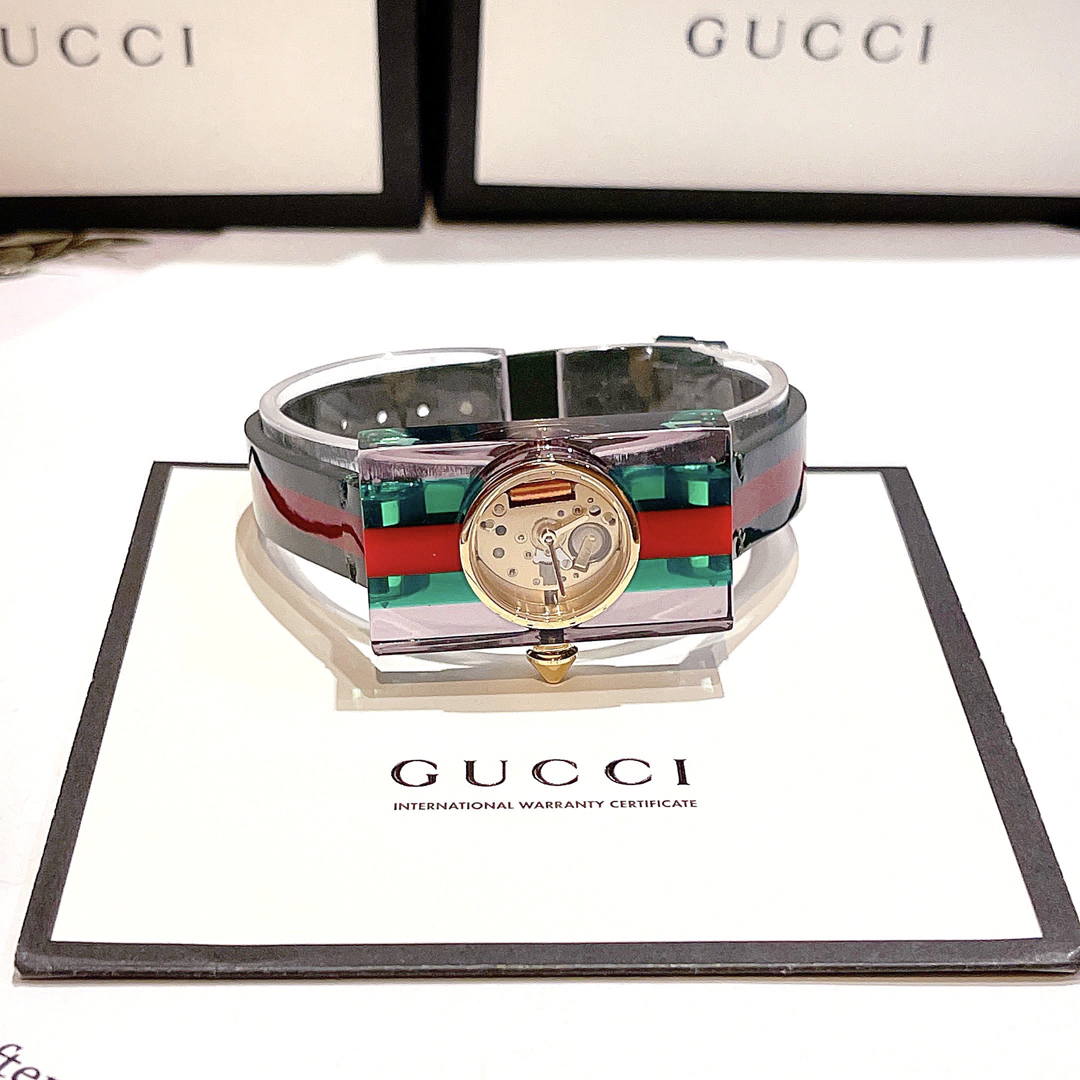 Gucci Plexiglas YA143505