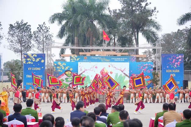 Ấm áp Chương trình điểm cầu truyền hình 