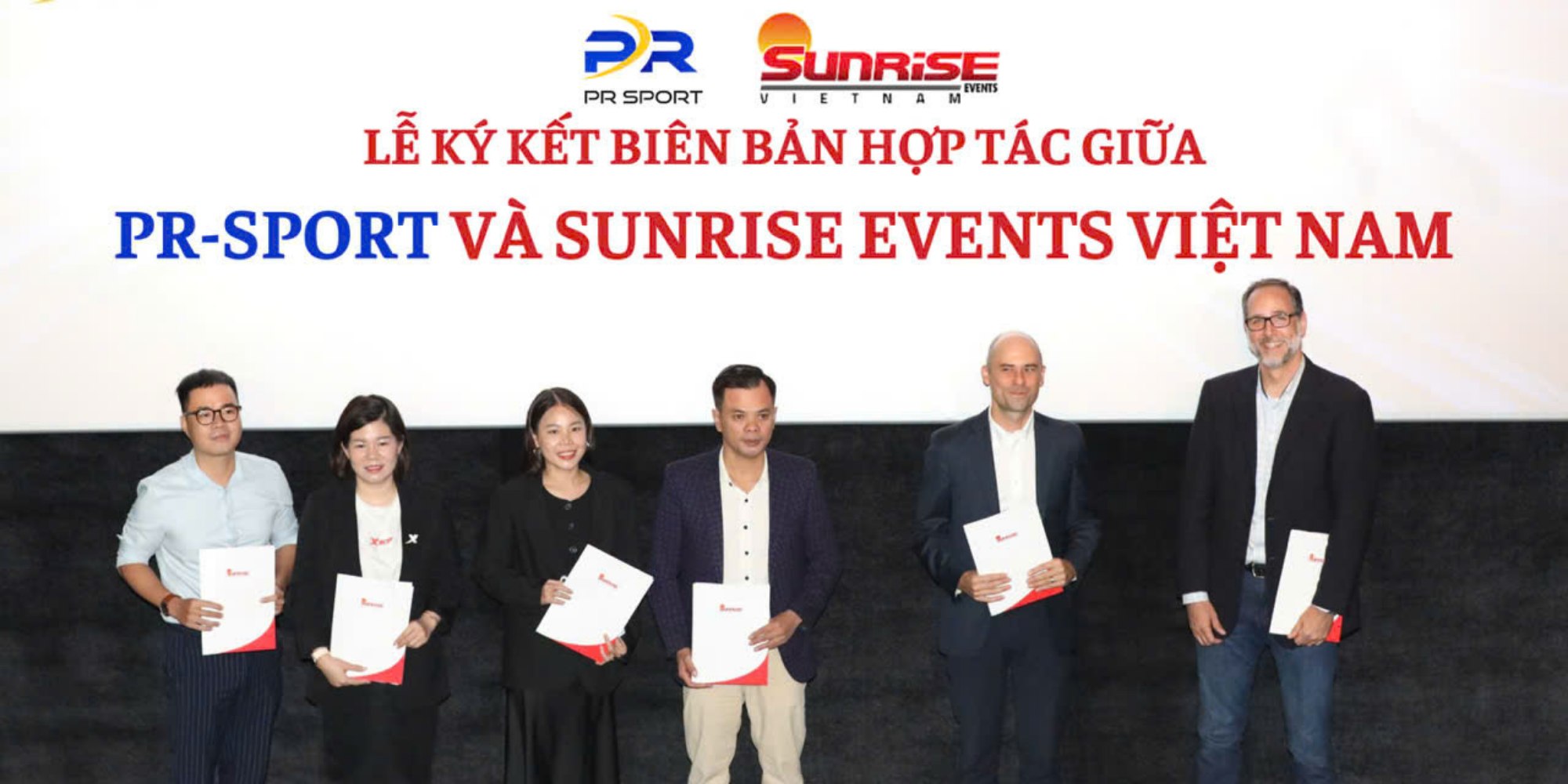 𝐏𝐑 𝐒𝐏𝐎𝐑𝐓 𝐗 𝐒𝐄𝐕 | LỄ KÝ KẾT BIÊN BẢN GHI NHỚ HỢP TÁC-NHÀ TÀI TRỢ TRANG PHỤC CHÍNH THỨC