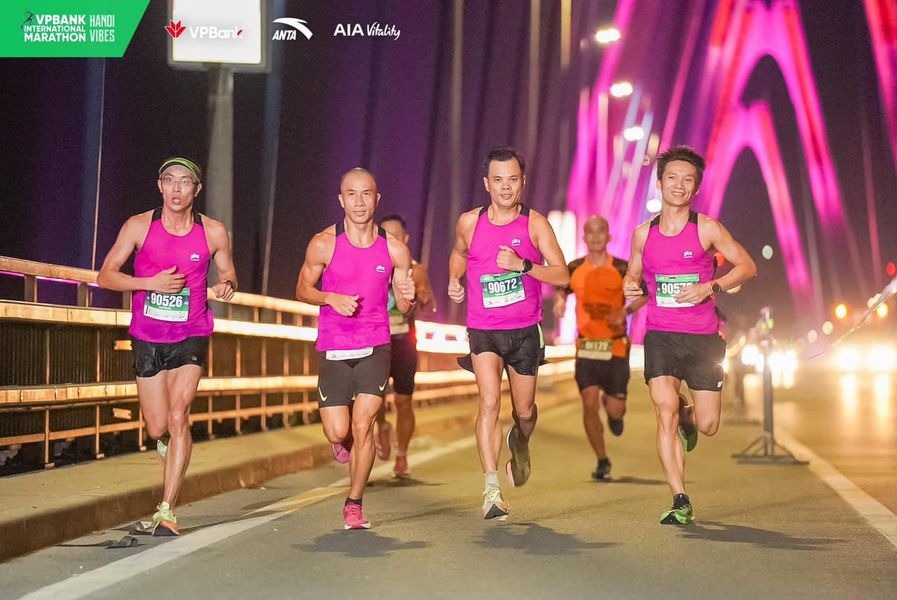 MỘT BUỔI SÁNG MÙA THU HÀ NỘI! CÙNG VỚI CỘNG ĐỒNG RUNNERS HỘI TỤ