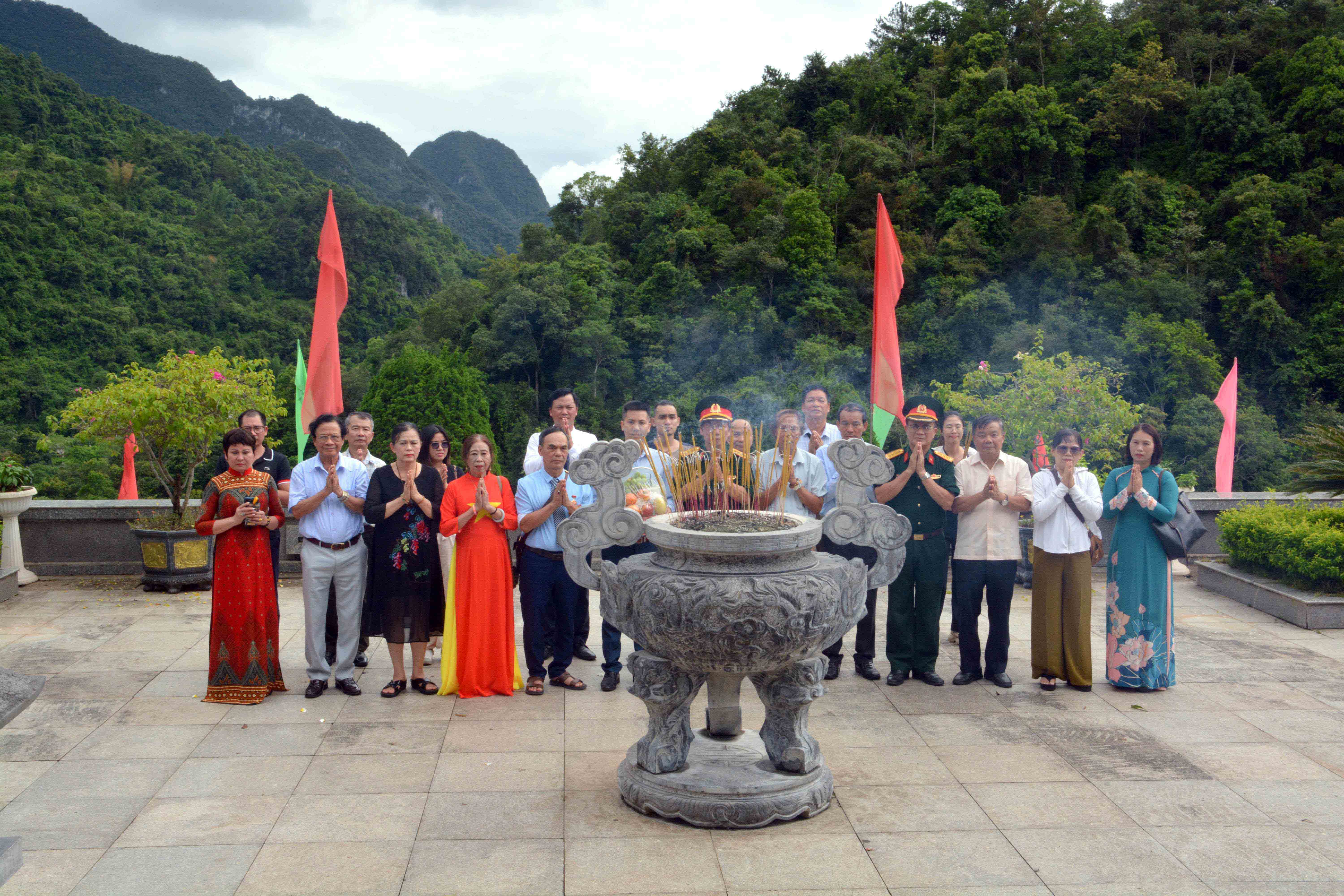 Họa sĩ Lân Vũ và Hành Trình Về Nguồn – Tri Ân Nhân Dịp 80 Năm Cách Mạng Tháng Tám