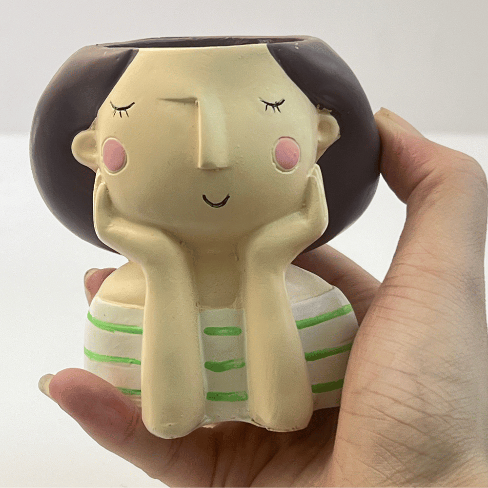 Chậu gốm cô bé mộng mơ khi đang yêu