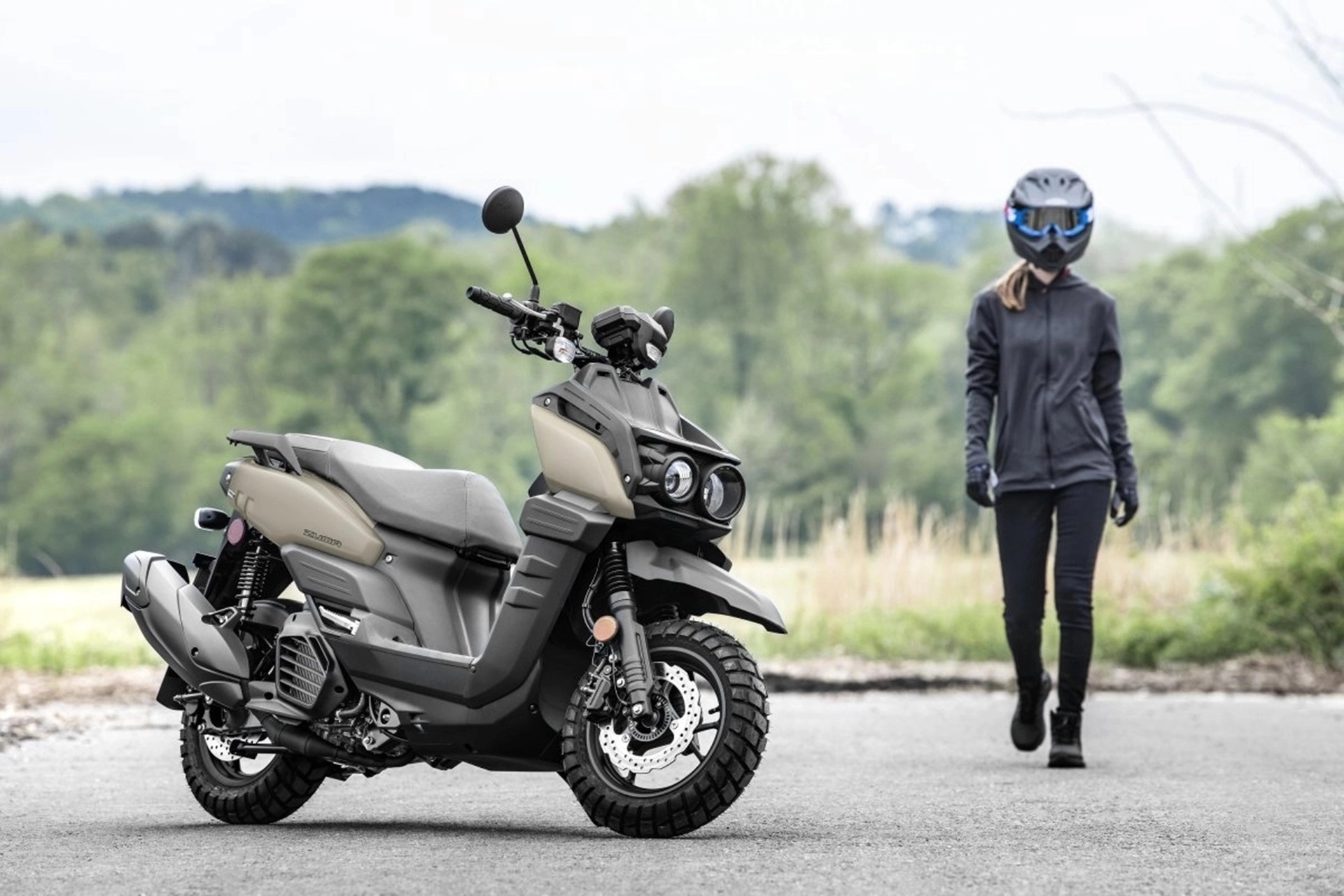 Yamaha Zuma 125 : Xe tay ga độc lạ, cho những người thích phượt địa hình