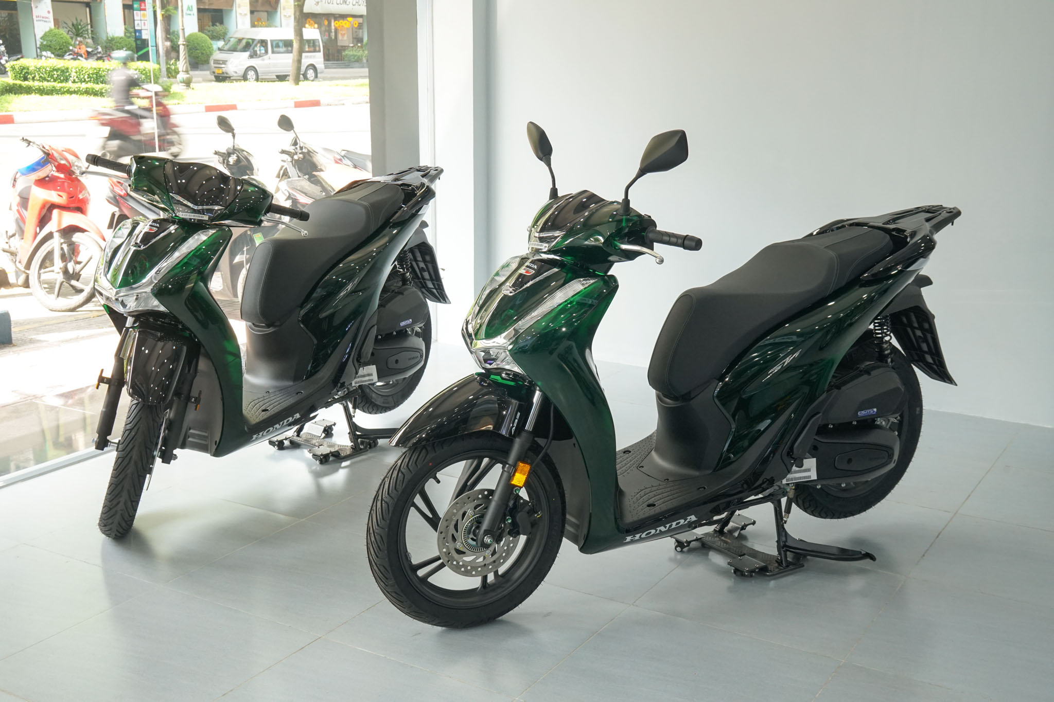 Hình ảnh Honda SH nhập Ý phiên bản Vetro tại Việt Nam: chỉ có 700 chiếc, giá từ 140 triệu Đồng