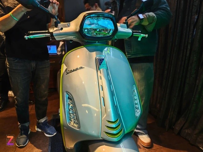 Vespa Sprint Tech chính thức ra mắt tại Việt Nam với giá bán hơn 100 triệu đồng