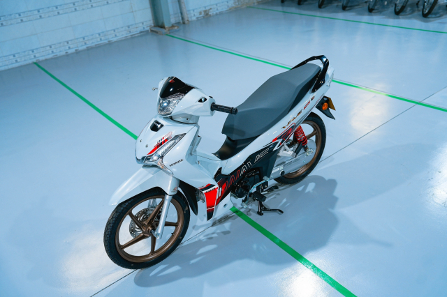 Honda Wave 125 R Profender Special Edition – Phiên bản đặc biệt hiếm có vừa xuất hiện tại Việt Nam