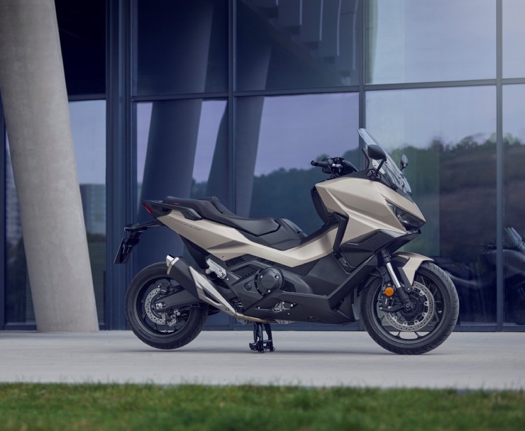 Honda ra mắt xe ga cỡ lớn Honda Forza 750 2025, giá hơn 341 triệu đồng