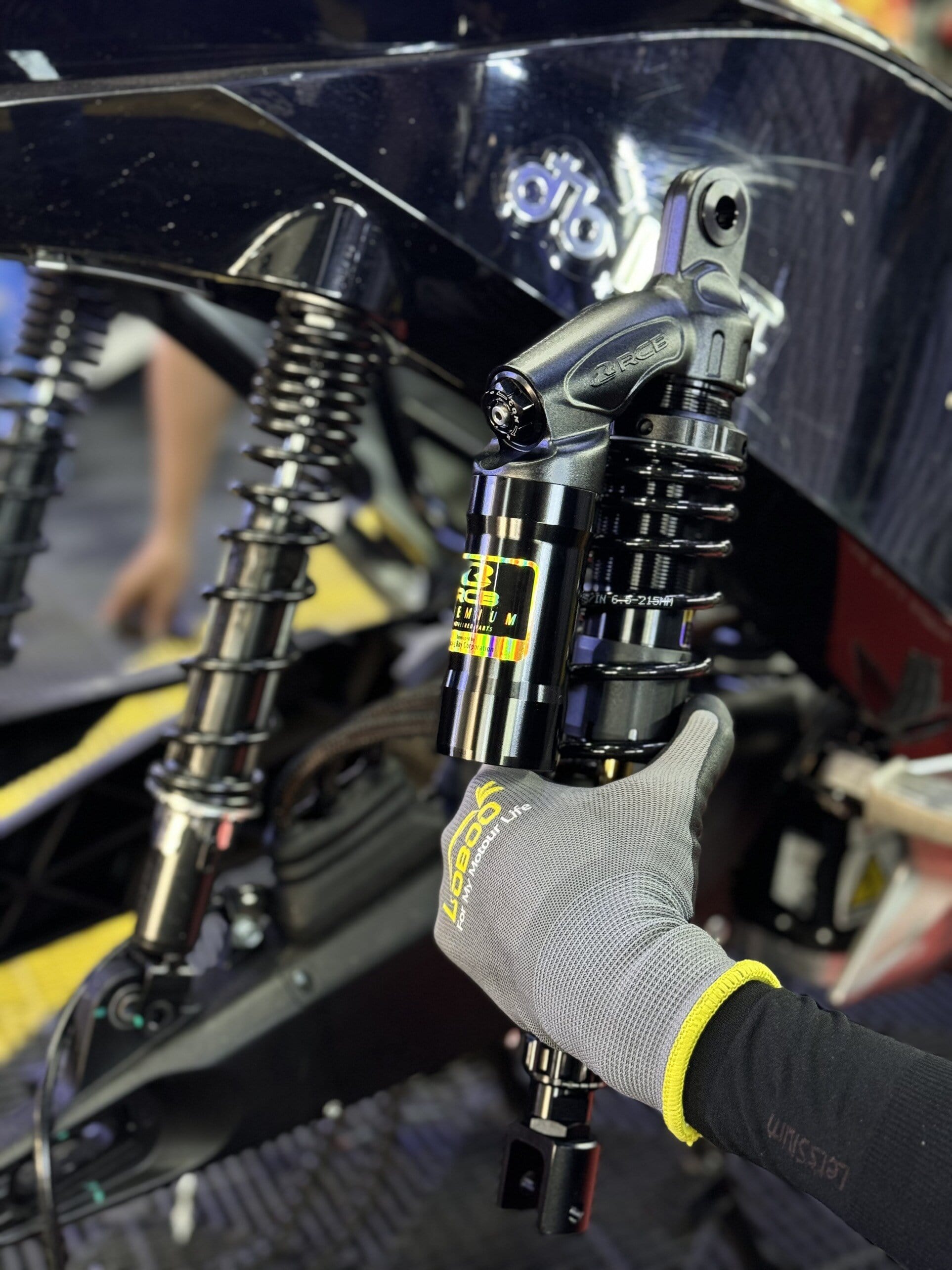 Điều chỉnh độ nén lò xo (Preload) một chức năng chỉnh phuộc quan trọng mà ít ai để ý