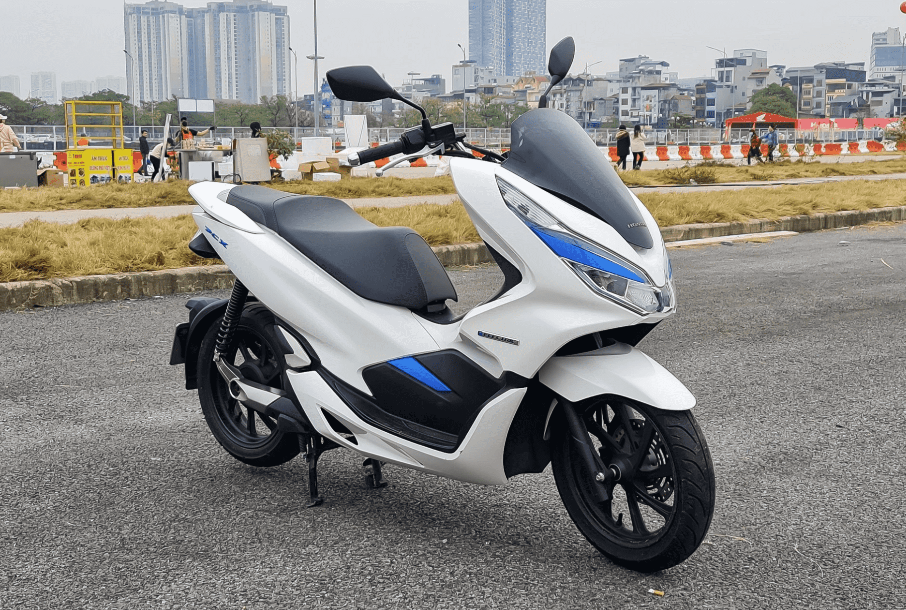 Cận cảnh Honda PCX bản chạy điện tại Việt Nam