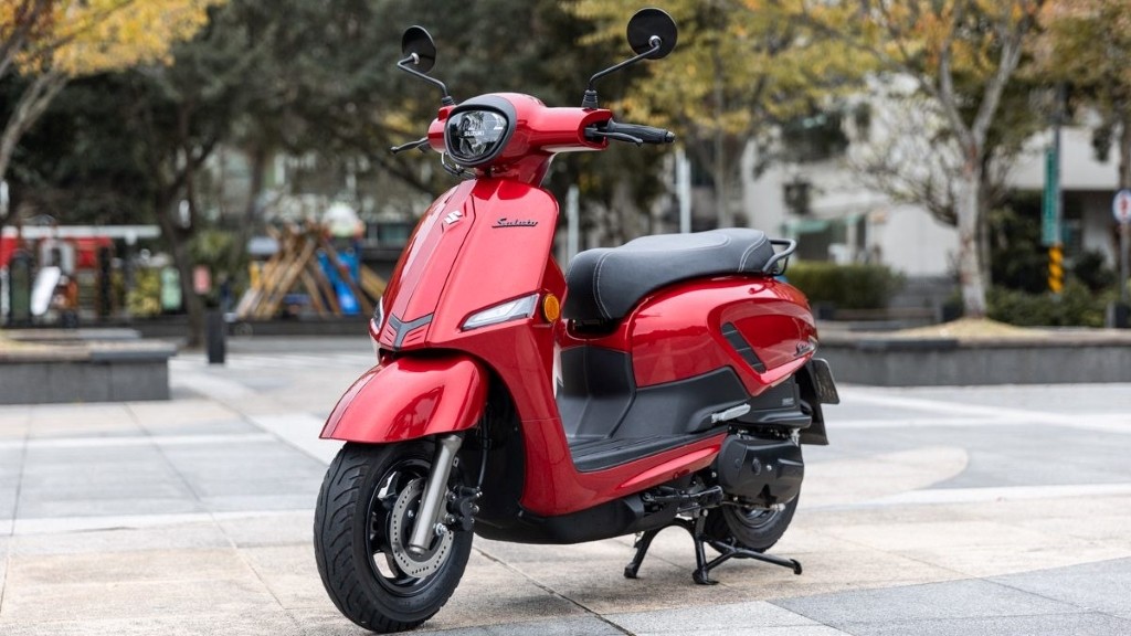 Suzuki Saluto 125 chiếc xe ga có thiết kế đẹp nhất của nhà Suzuki vừa ra mắt phiên bản mới 2025